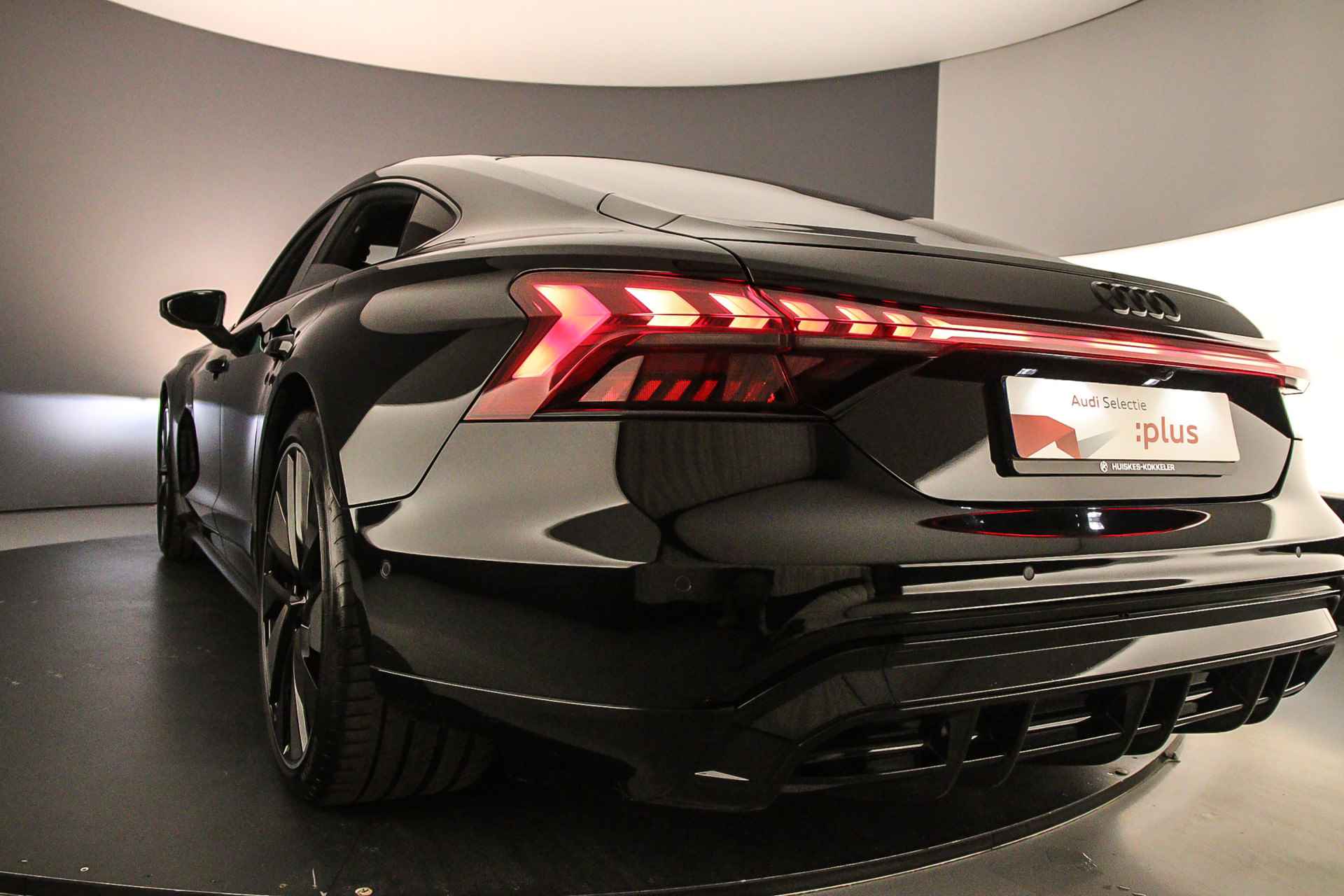 Audi e-tron GT 476pk | B&O | Head Up | 21 inch | Matrix-Laser | Stoelventilatie/Massage | Sportstoel Pro | Carbid Remmen |  360cam | - 52/57