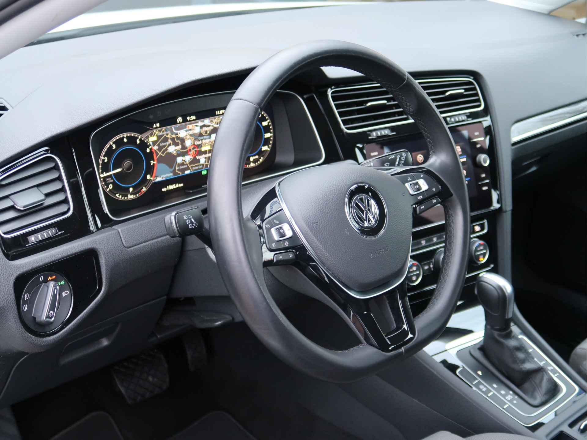 Volkswagen Golf 1.5 TSI DSG Highline | Digi-Cockpit | Led | 17'' | Alcantara - 6/24