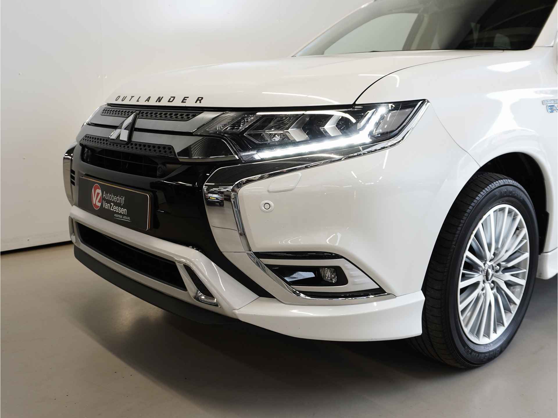 Mitsubishi Outlander 2.4 PHEV Intense S | Sport Pack | Trekhaak | Standkachel | Rijklaarprijs - 3/38