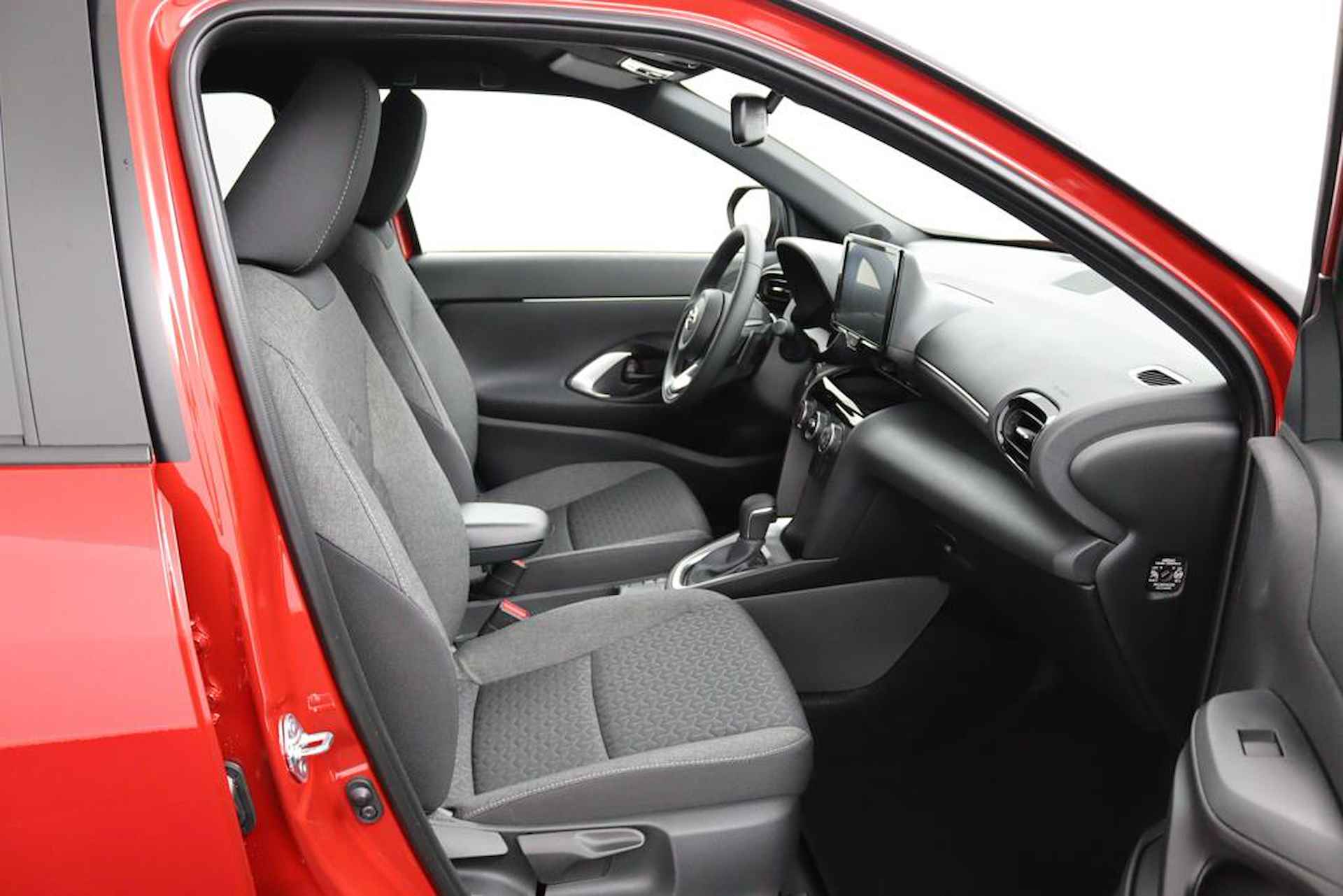 Toyota Yaris Cross 1.5 VVT-I Dynamic Automaat | 10 Jaar Garantie | Direct Leverbaar | Navigatie | Keyless Entry | - 11/49