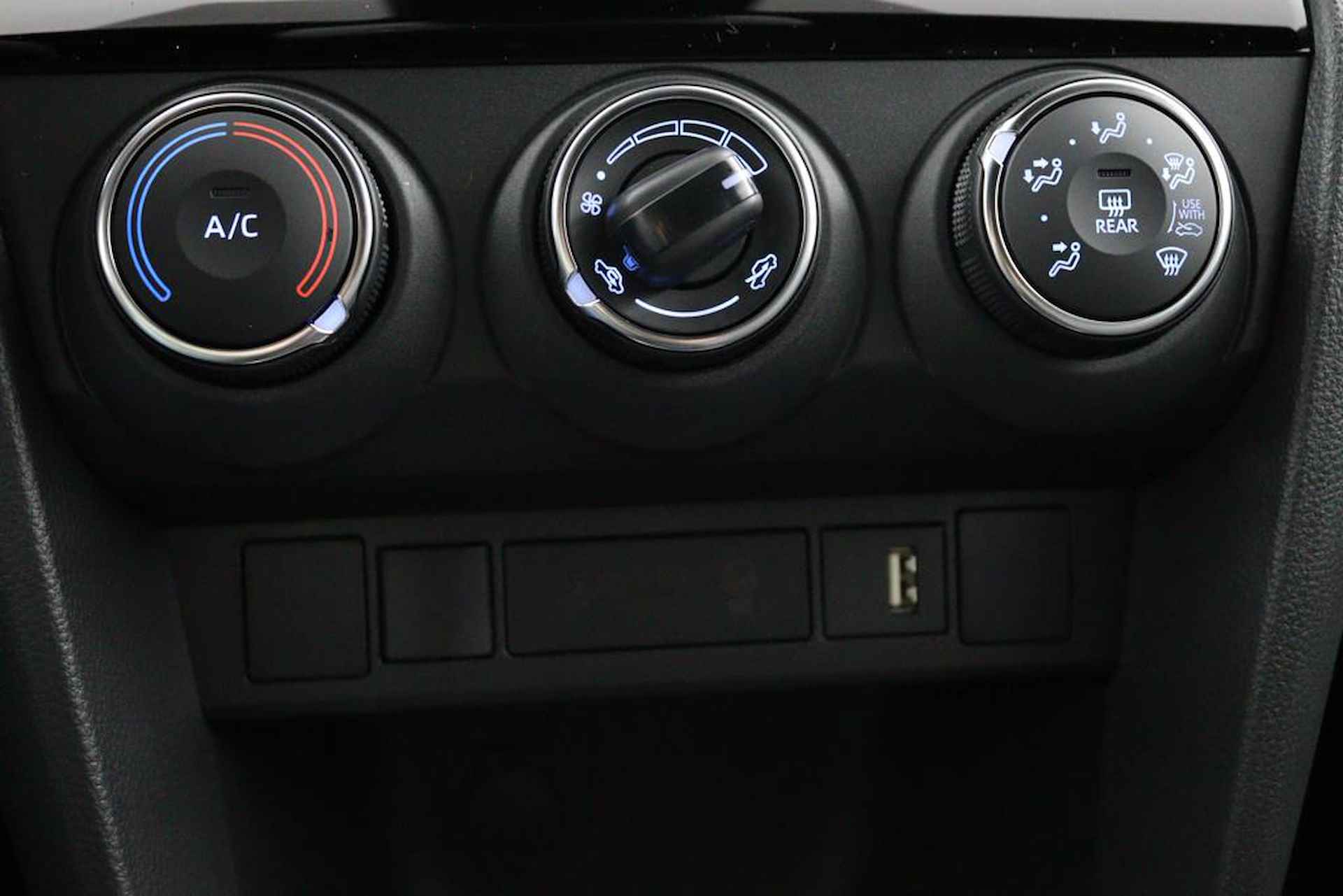 Toyota Yaris Cross 1.5 VVT-I Dynamic Automaat | 10 Jaar Garantie | Direct Leverbaar | Navigatie | Keyless Entry | - 16/49