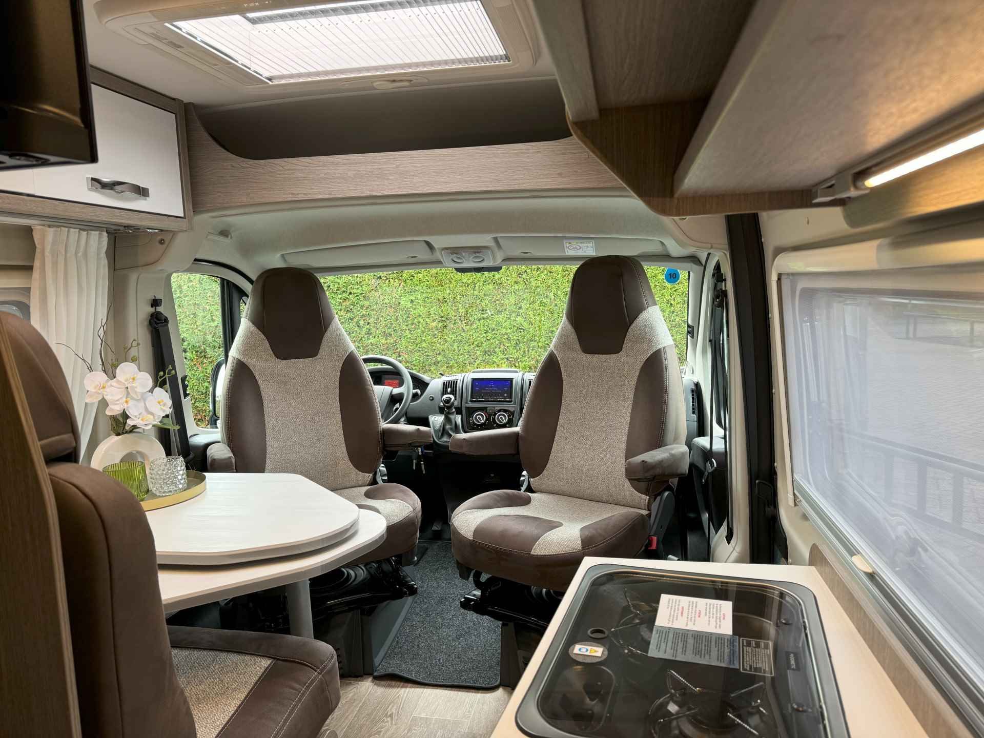 Pössl Roadcruiser B 640 D-Line 160 pk 9-TRAPS AUTOMAAT Euro6 Fiat Ducato Maxi **Lengtebedden/4 zitplaatsen/Maxxfan/Zonnepaneel/Smart T - 26/73