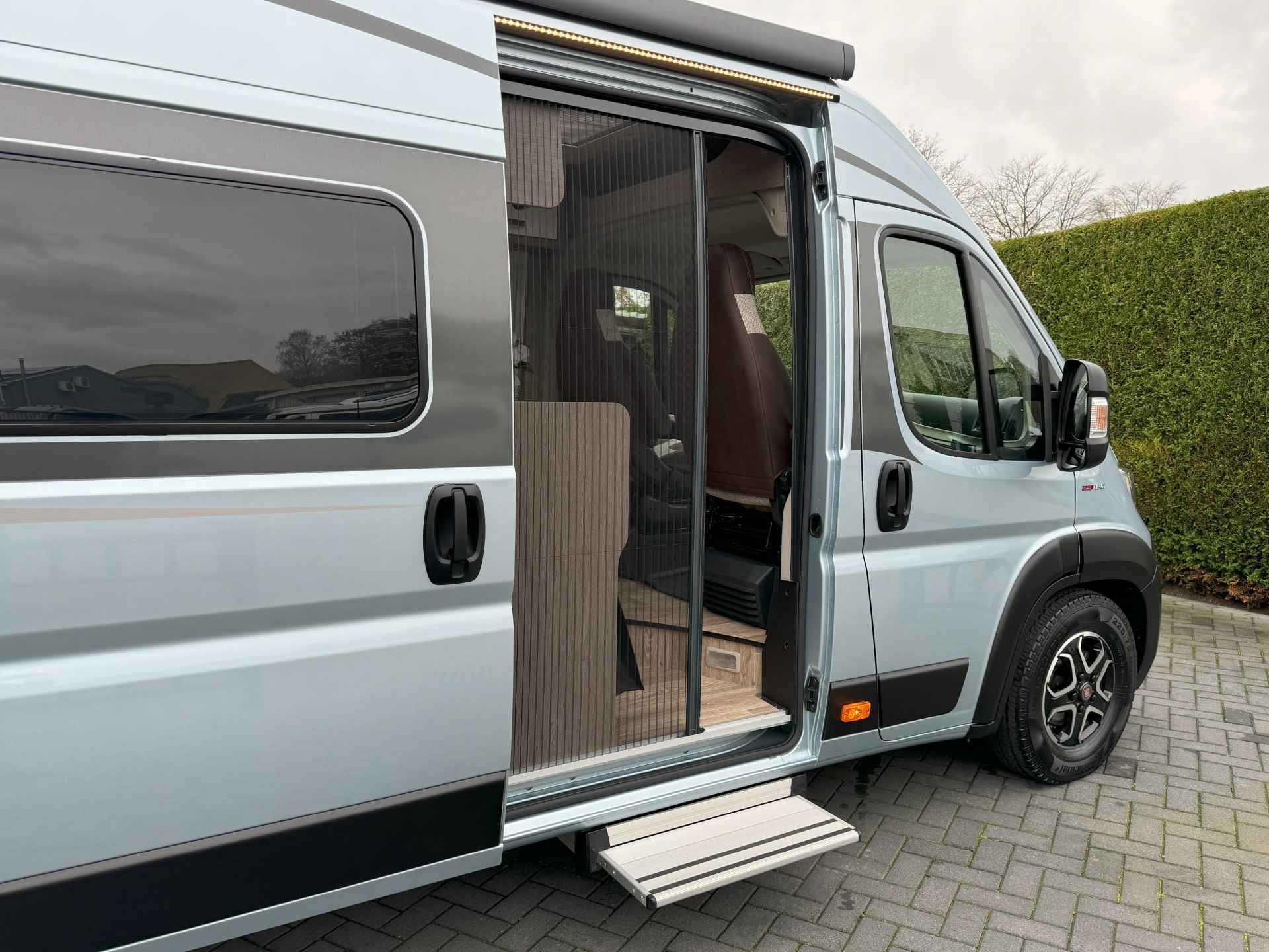 Pössl Roadcruiser B 640 D-Line 160 pk 9-TRAPS AUTOMAAT Euro6 Fiat Ducato Maxi **Lengtebedden/4 zitplaatsen/Maxxfan/Zonnepaneel/Smart T - 63/73