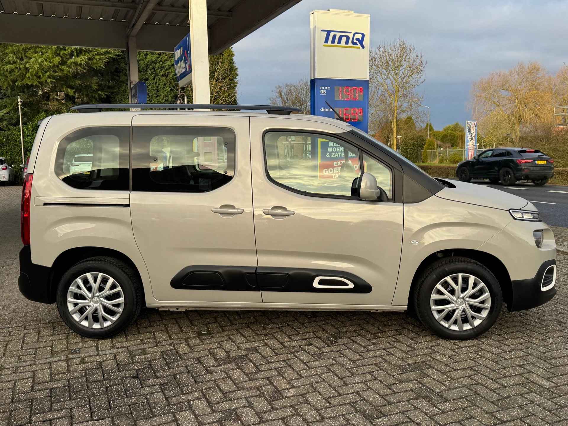 Citroen Berlingo 1.2 PureTech Live AUTOMAAT | NAVI | CAMERA | BOVAG!! - 8/35