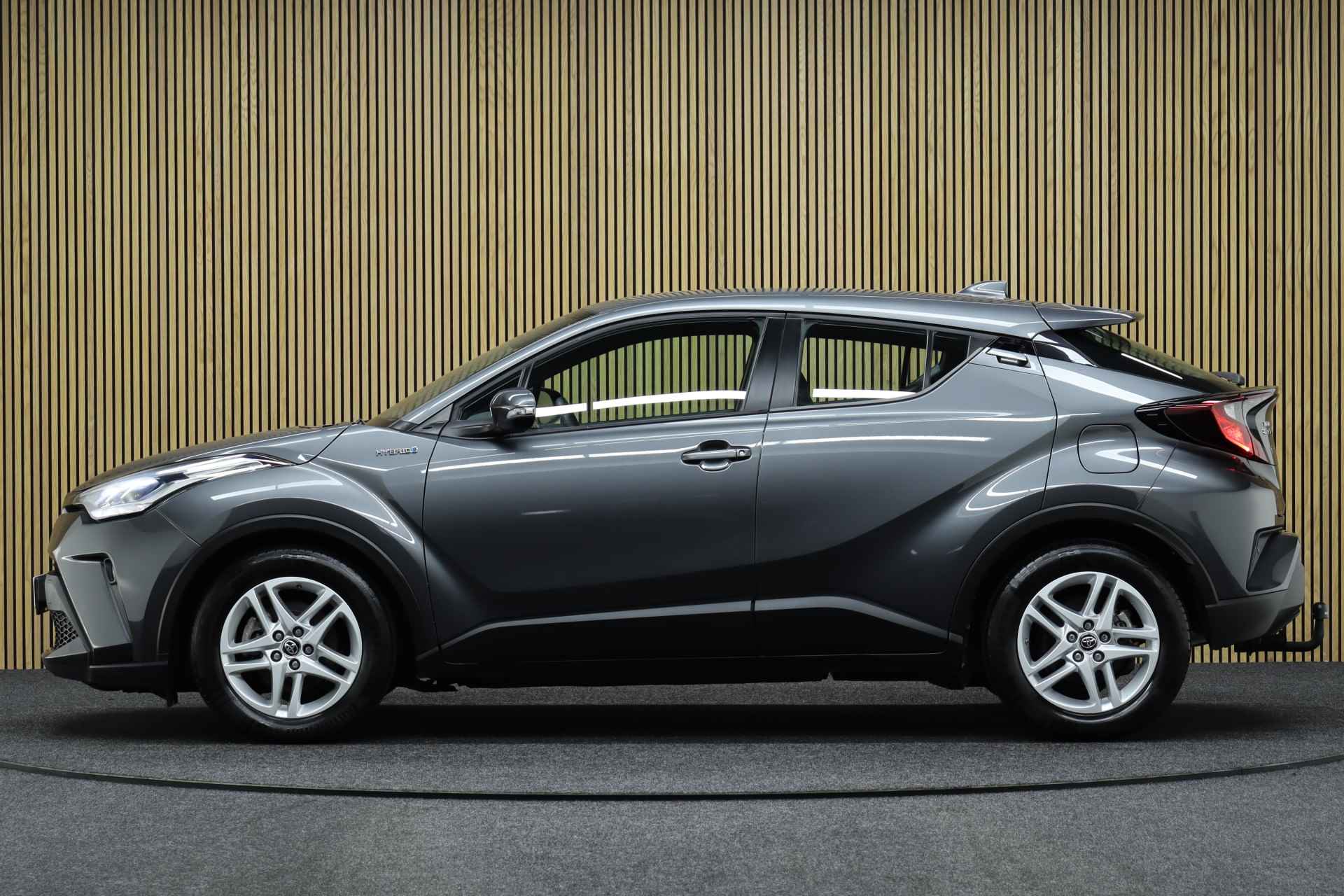 Toyota C-HR 1.8 Hybrid Active | Adaptive-cruise | Trekhaak | Apple Carplay & Android Auto | Camera | Navigatie | Keyless - 2/47