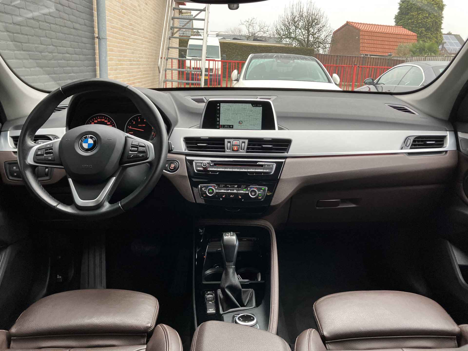 BMW X1 xDrive20i 192 pk High Executive AUT. | dealer onderhouden | cruise control | navigatie | bruin leder interieur | sportstoelen - 15/38