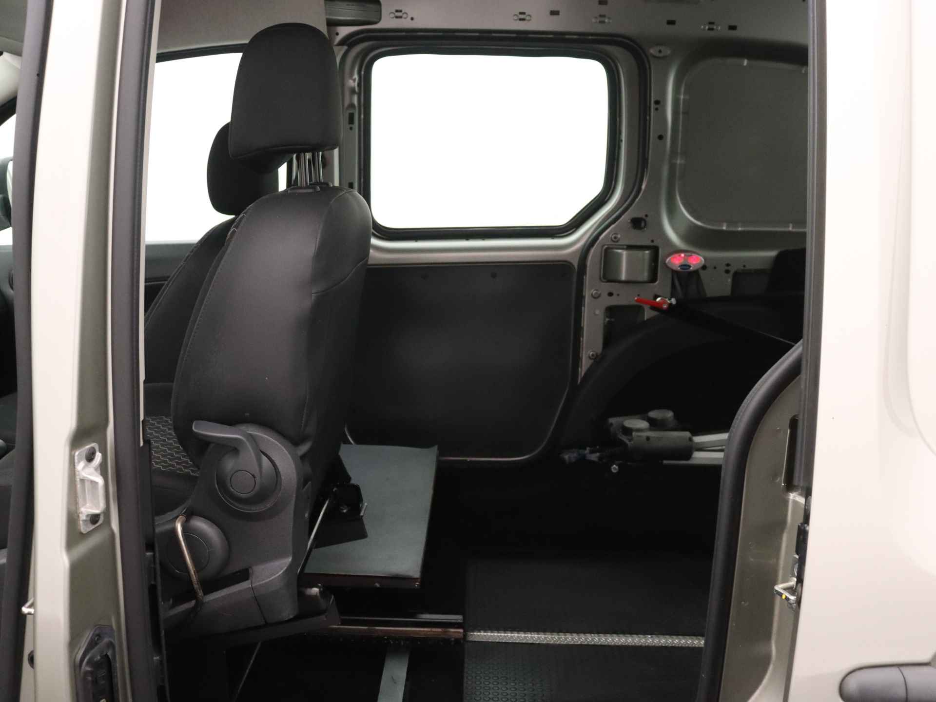 Renault Kangoo Express 1.6-16V Express Comfort Direct leverbaar! Rolstoelauto - 17/38