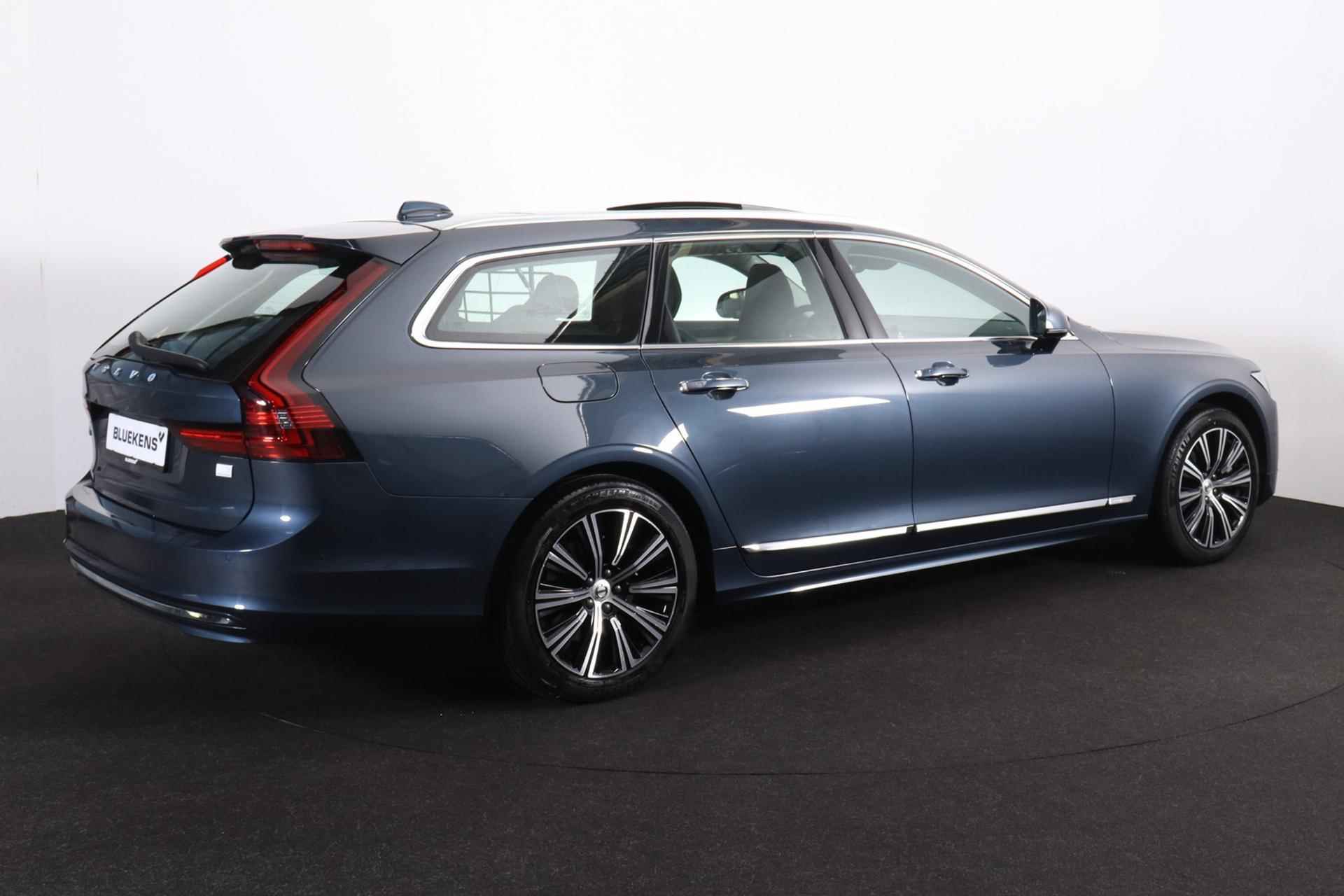 Volvo V90 T6 AWD Inscription LONG RANGE - Panoramisch schuif-/kanteldak - Intellisafe Assist / Surround - Head-up Display - Harman Kardon - Nappaleder - Verwarmbare voorstoelen - Verwarmbaar stuurwiel - Trekhaak semi elektrisch inklapbaar - 360º Camera - 5/24