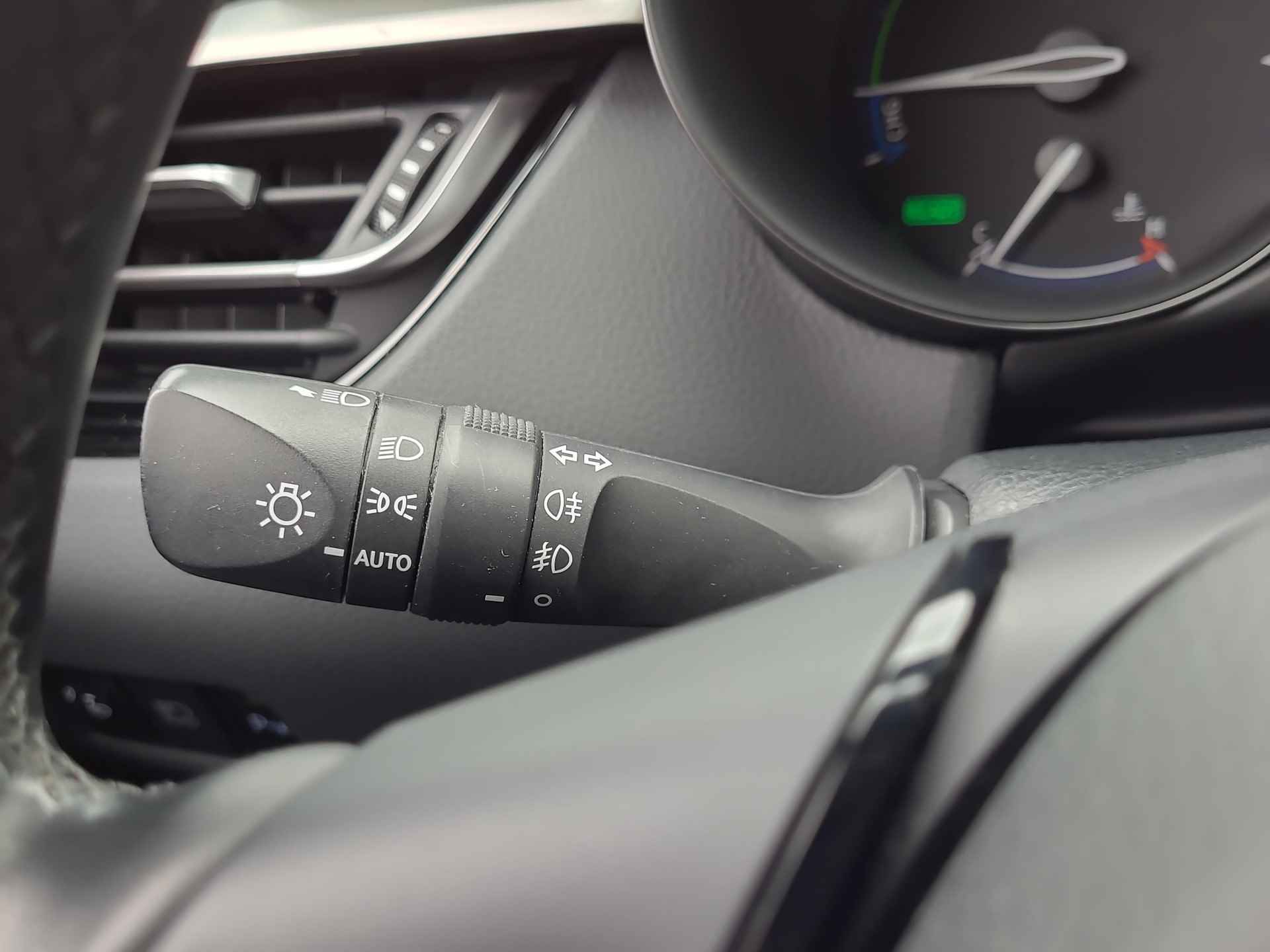 Toyota C-HR 1.8 Hybrid Dynamic Automaat | Navigatie | Parkeersensoren | Rijklaarprijs incl. garantie | - 16/33