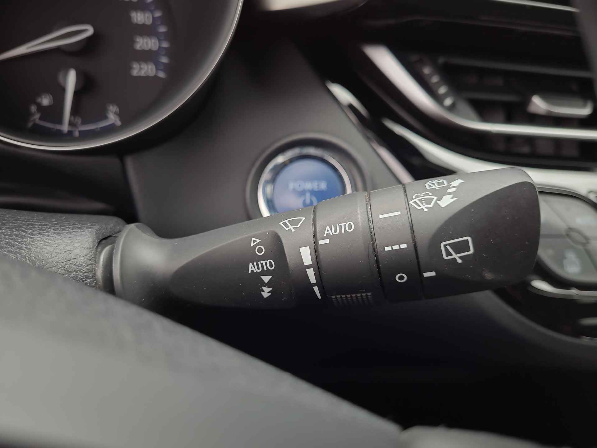 Toyota C-HR 1.8 Hybrid Dynamic Automaat | Navigatie | Parkeersensoren | Rijklaarprijs incl. garantie | - 20/33