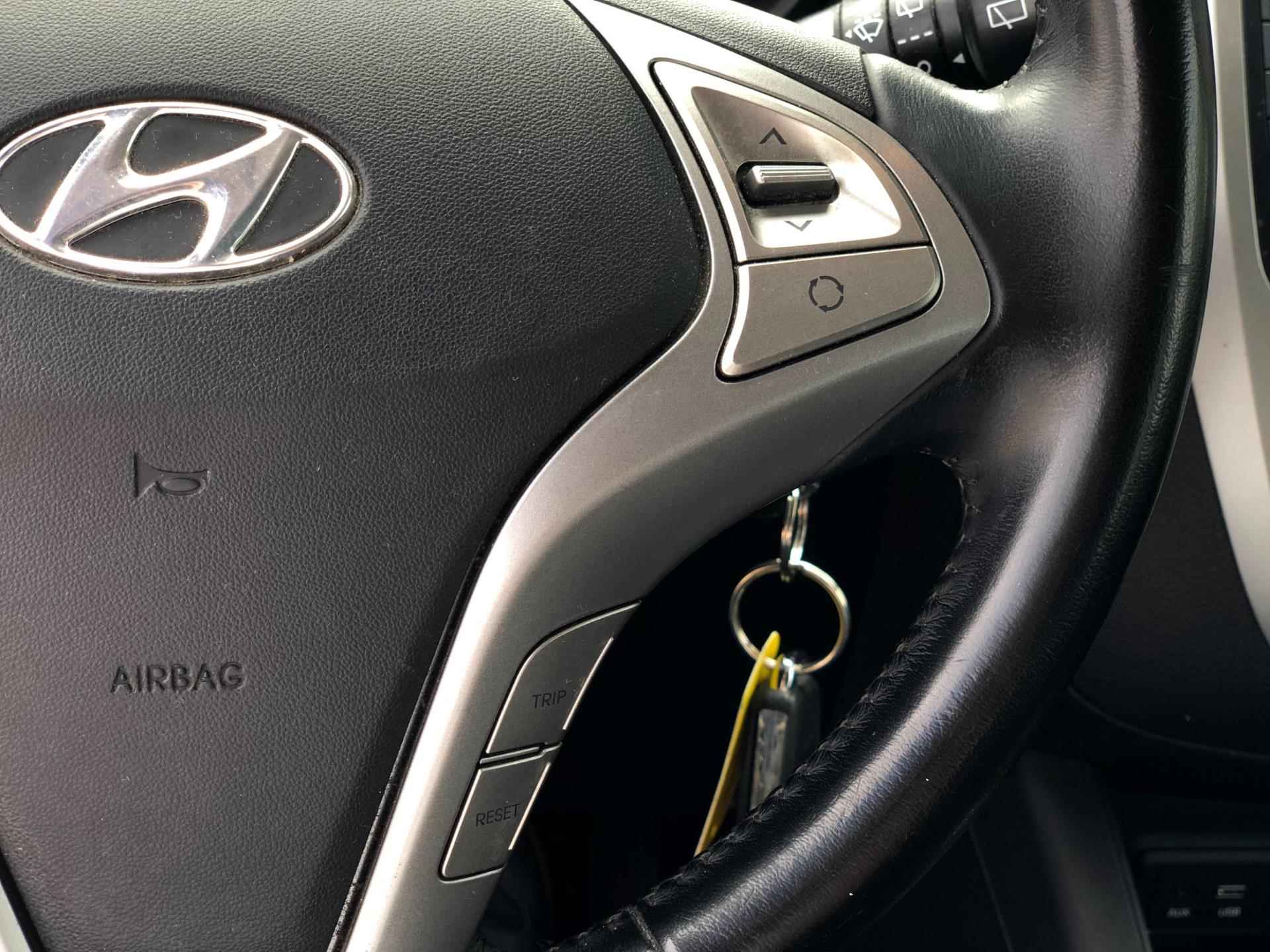 Hyundai Ix20 1.4i Go! | 1e Eigenaar | Navigatie, Achteruitrijcamera, Lichtmetalen velgen, Lichtsensor | Dealeronderhouden | NAP | - 18/23