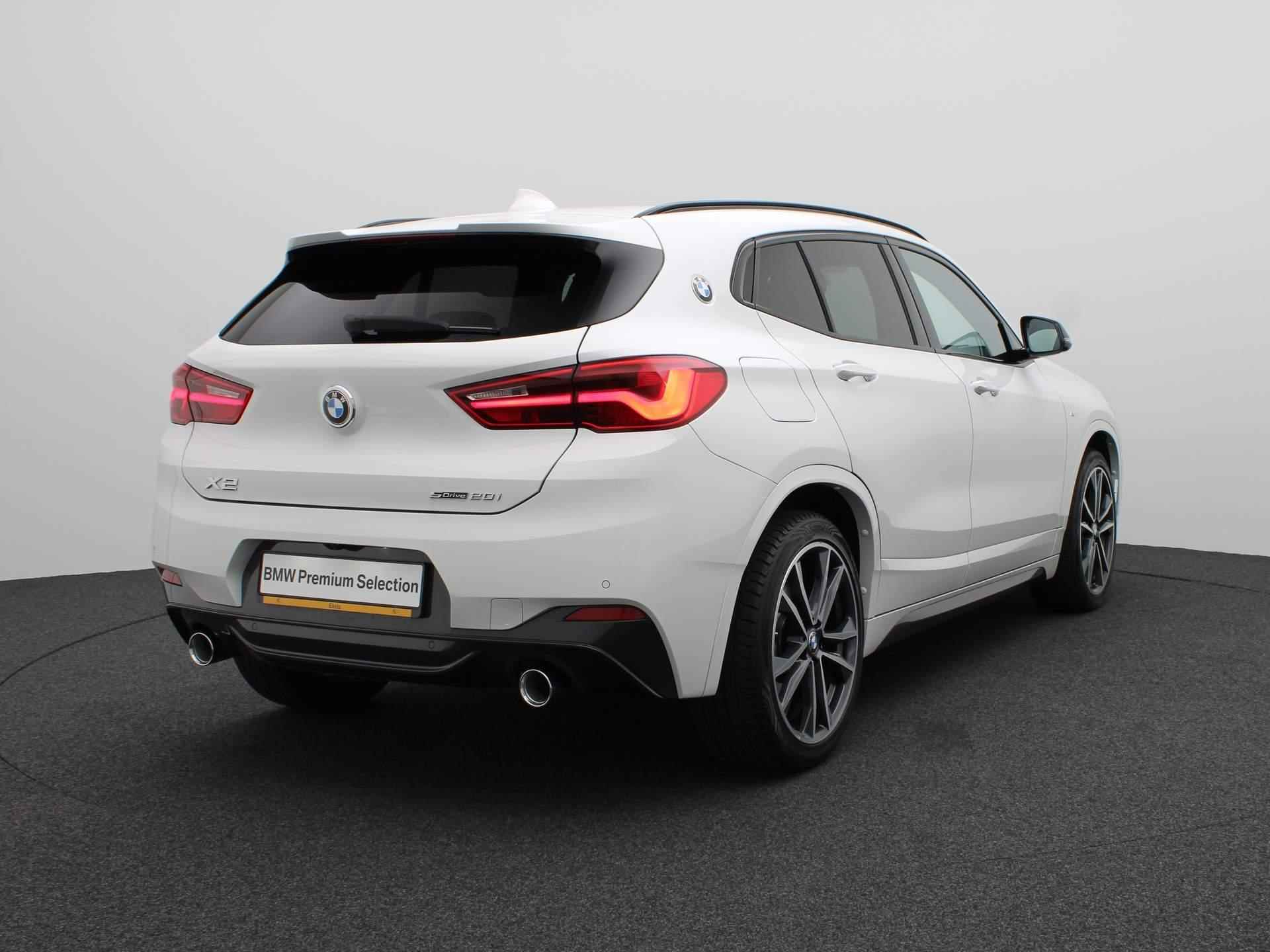 BMW X2 sDrive20i High Executive | M Sportpakket | Lederen Sportstoelen | Achteruitrijcamera | Panoramadak | Head-Up Display | 20" - 2/24