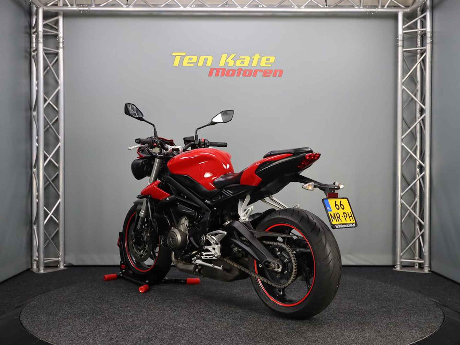 Triumph Street Triple S - 8/15