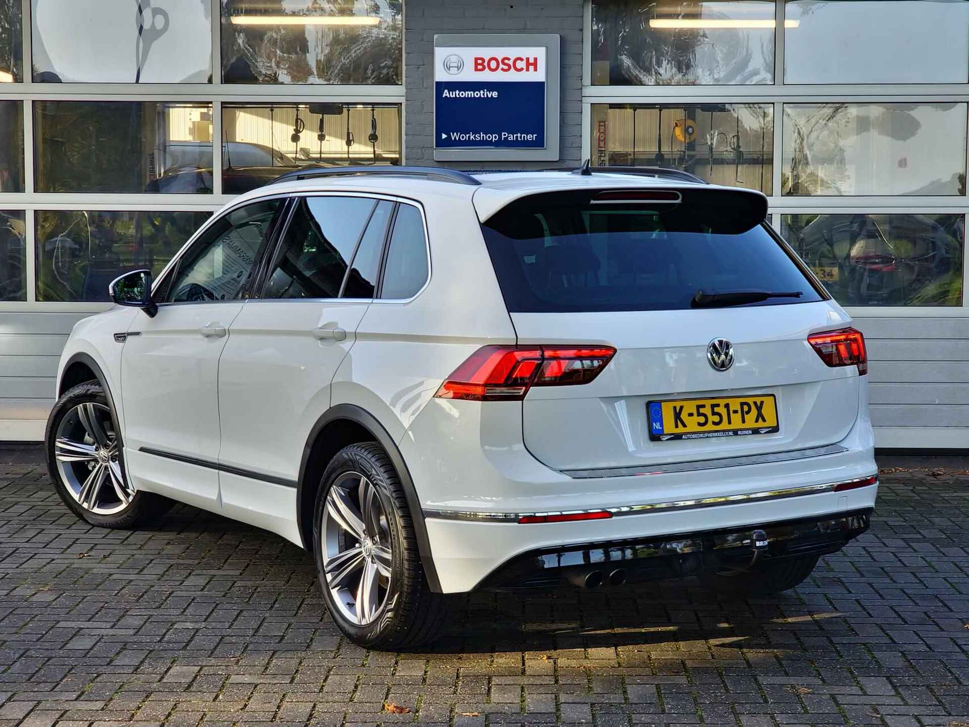 Volkswagen Tiguan 1.4 TSI ACT 150PK DSG Comfortline Business R|Pano|trekhaak|R-line|LED|19-inch| - 2/20