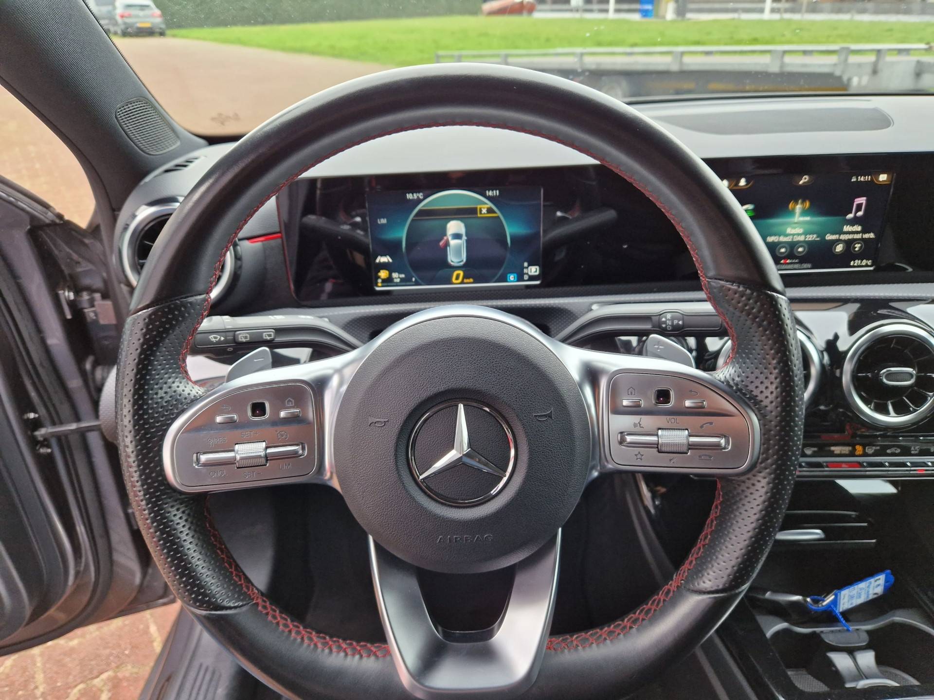 Mercedes-Benz A-Klasse 200 AMG 12 MND BOVAG GARANTIE | AMG SPORT EN OPTISCH PAKKET | NAVI | AMG VELGEN | AMG INTERIEUR | - 19/39