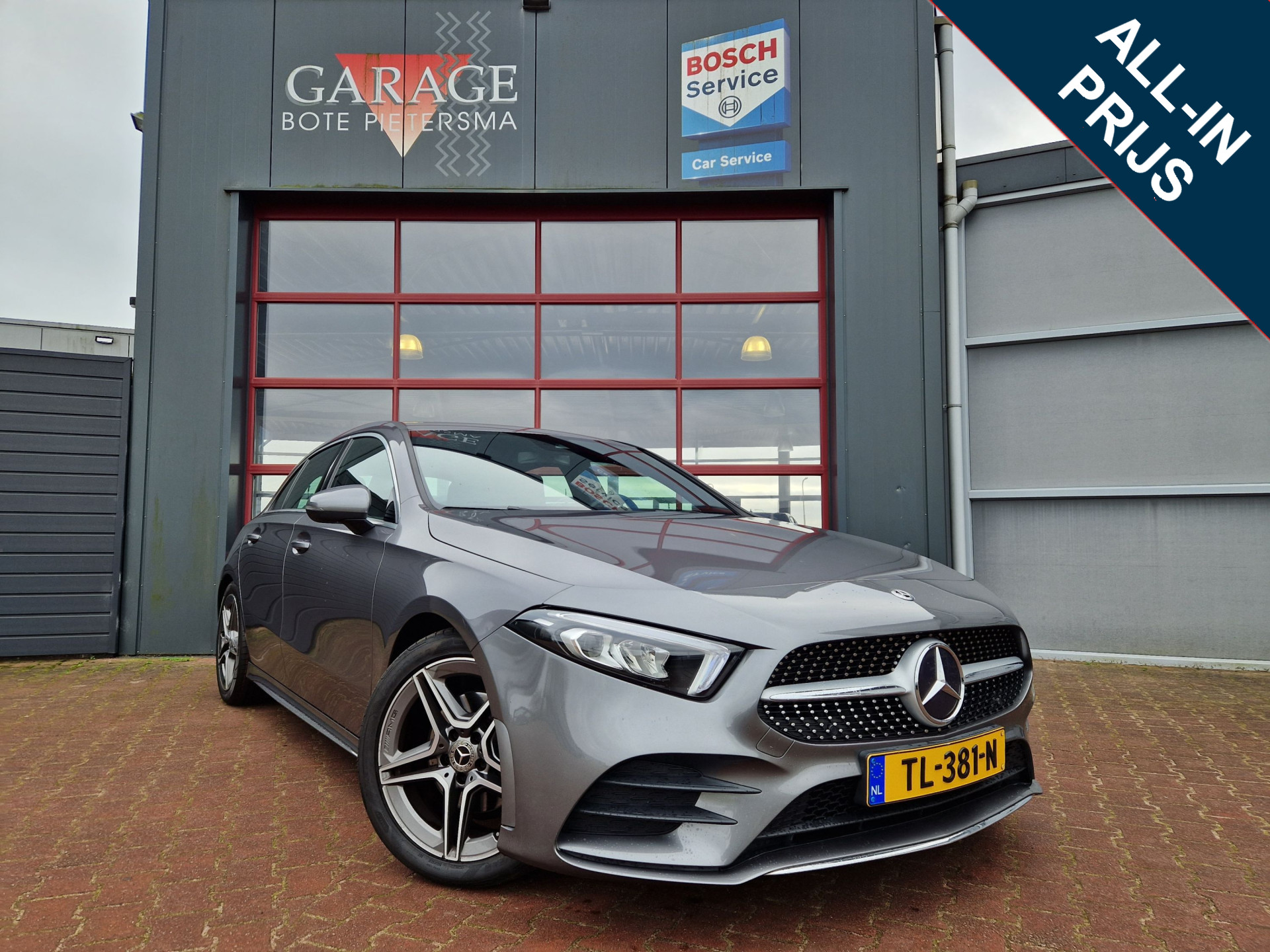 Mercedes-Benz A-Klasse 200 AMG 12 MND BOVAG GARANTIE | AMG SPORT EN OPTISCH PAKKET | NAVI | AMG VELGEN | AMG INTERIEUR | bij viaBOVAG.nl