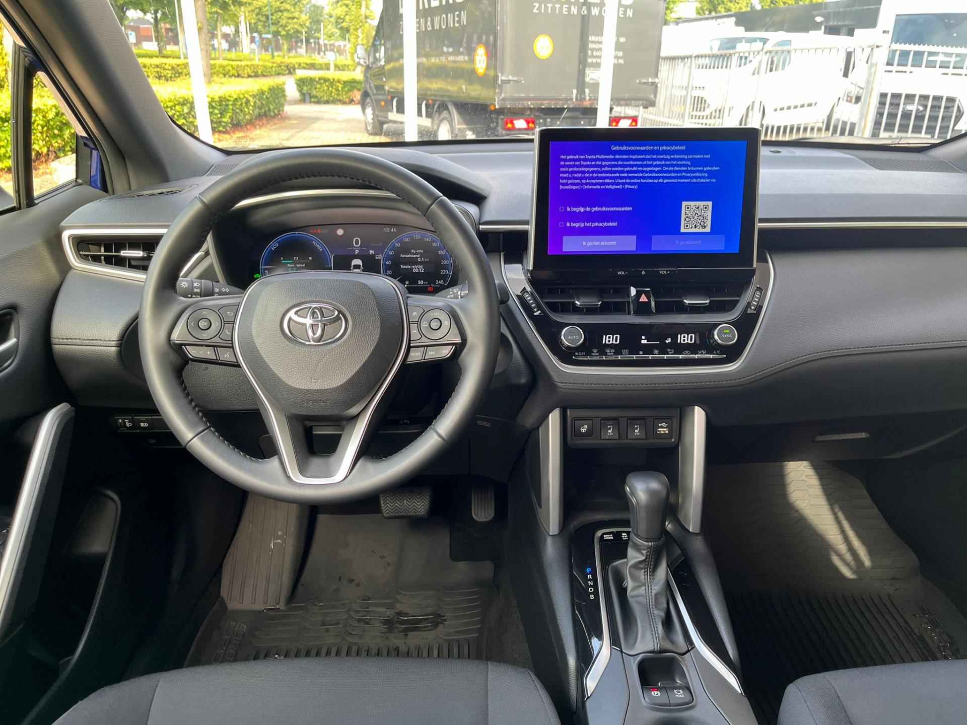 Toyota Corolla Cross Hybrid 200 Dynamic - 8/18