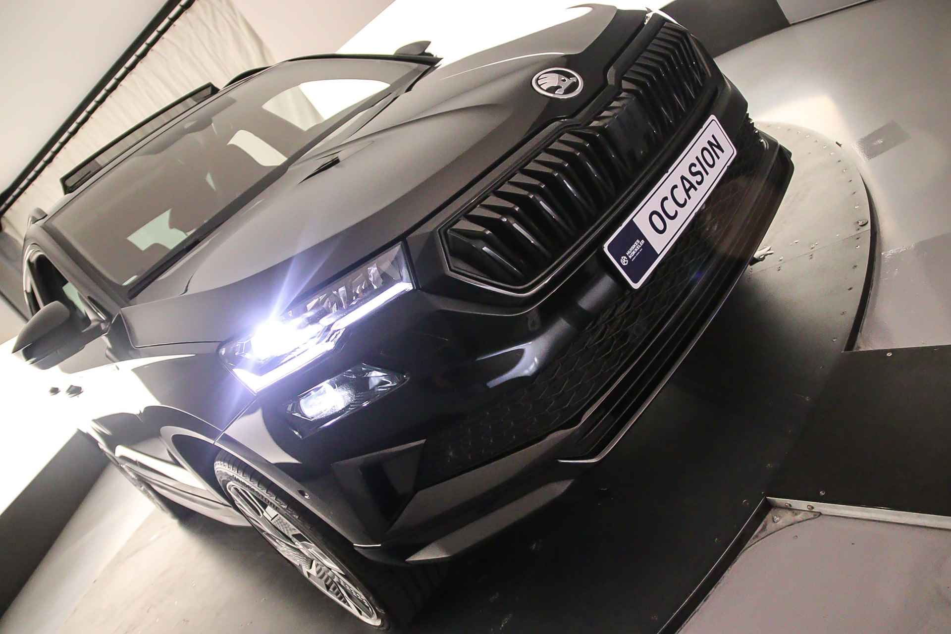 Škoda Karoq Sportline Business 1.5 TSI 150pk DSG Automaat Trekhaak, Panoramadak, Elektrische achterklep, Adaptive cruise control, Navigatie, Verwarmde voorruit, 360 camera, LED matrix koplampen, Achteruitrijcamera, Parkeersensoren - 61/61