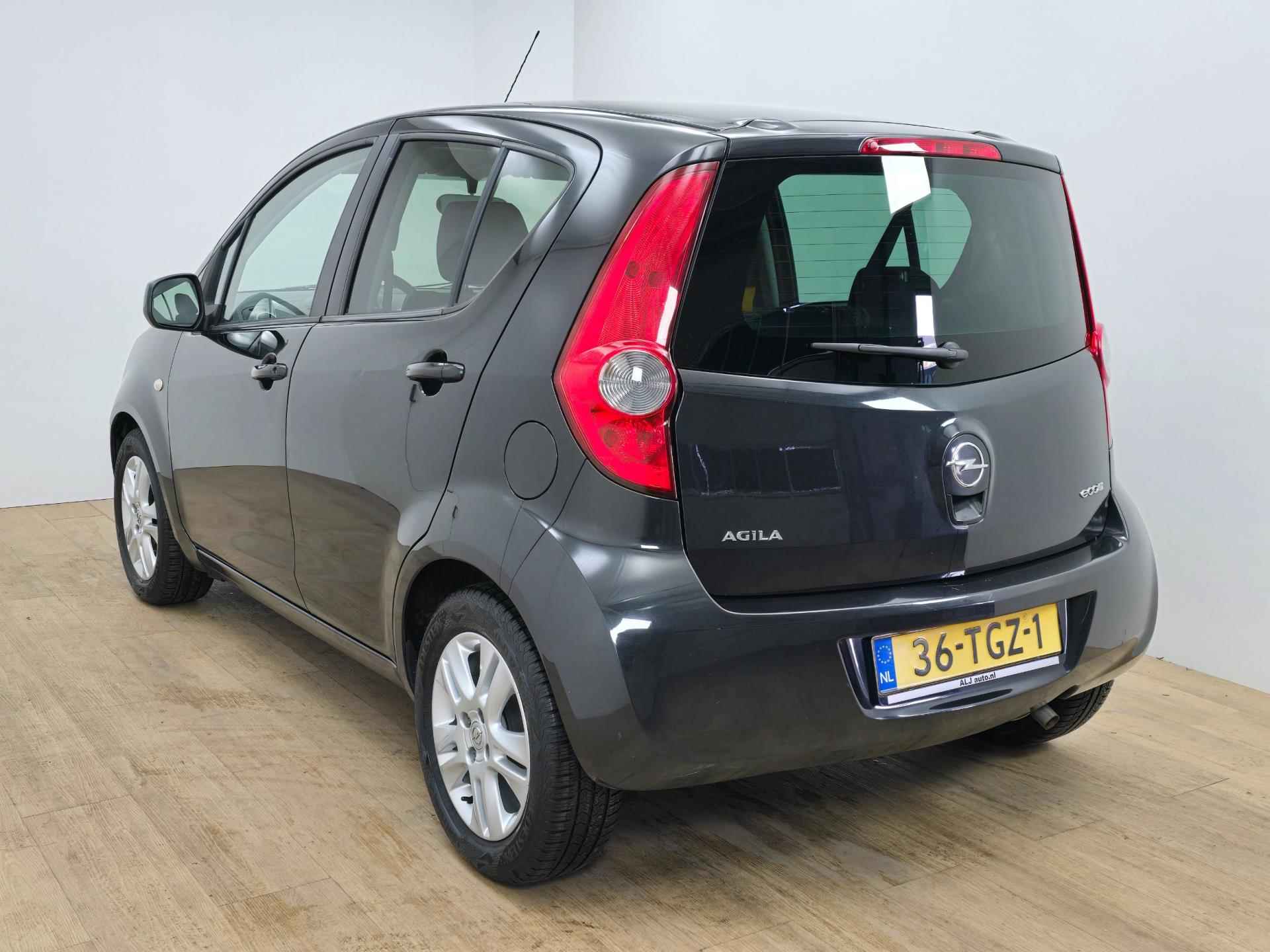 Opel Agila Occasion 1.0 Edition met airco | Tweedehands Opel Agila in zwart | Auto met hogere instap | Weinig km | Boekjes erbij - 4/26