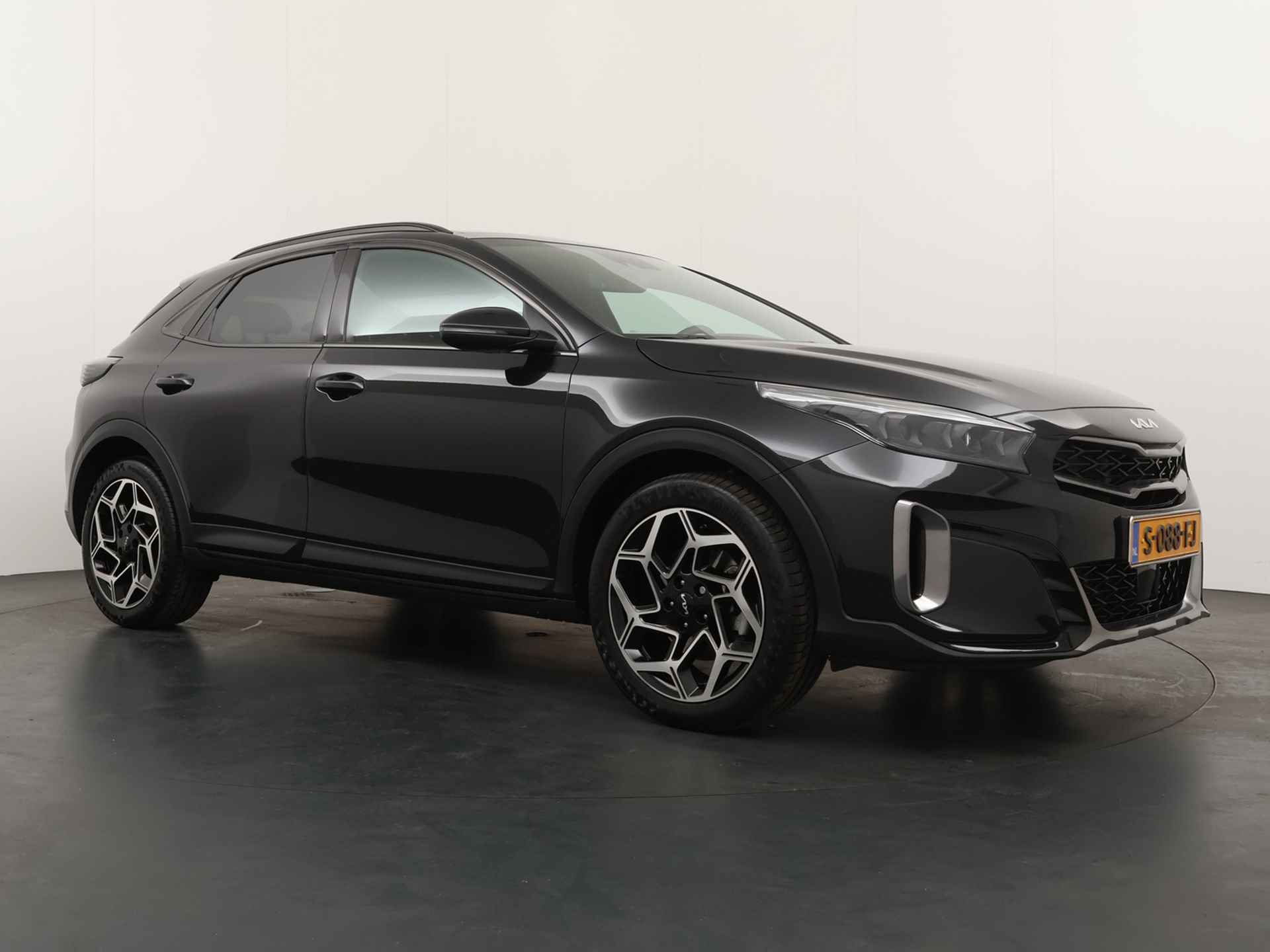 Kia Xceed 1.5 T-GDi GT-Line First Edition - Stoel en stuurwielverwarming - DAB - Cruise Control - Apple CarPlay/Android Auto - Led Koplampen - Fabrieksgarantie tot 01-2030 - 11/47