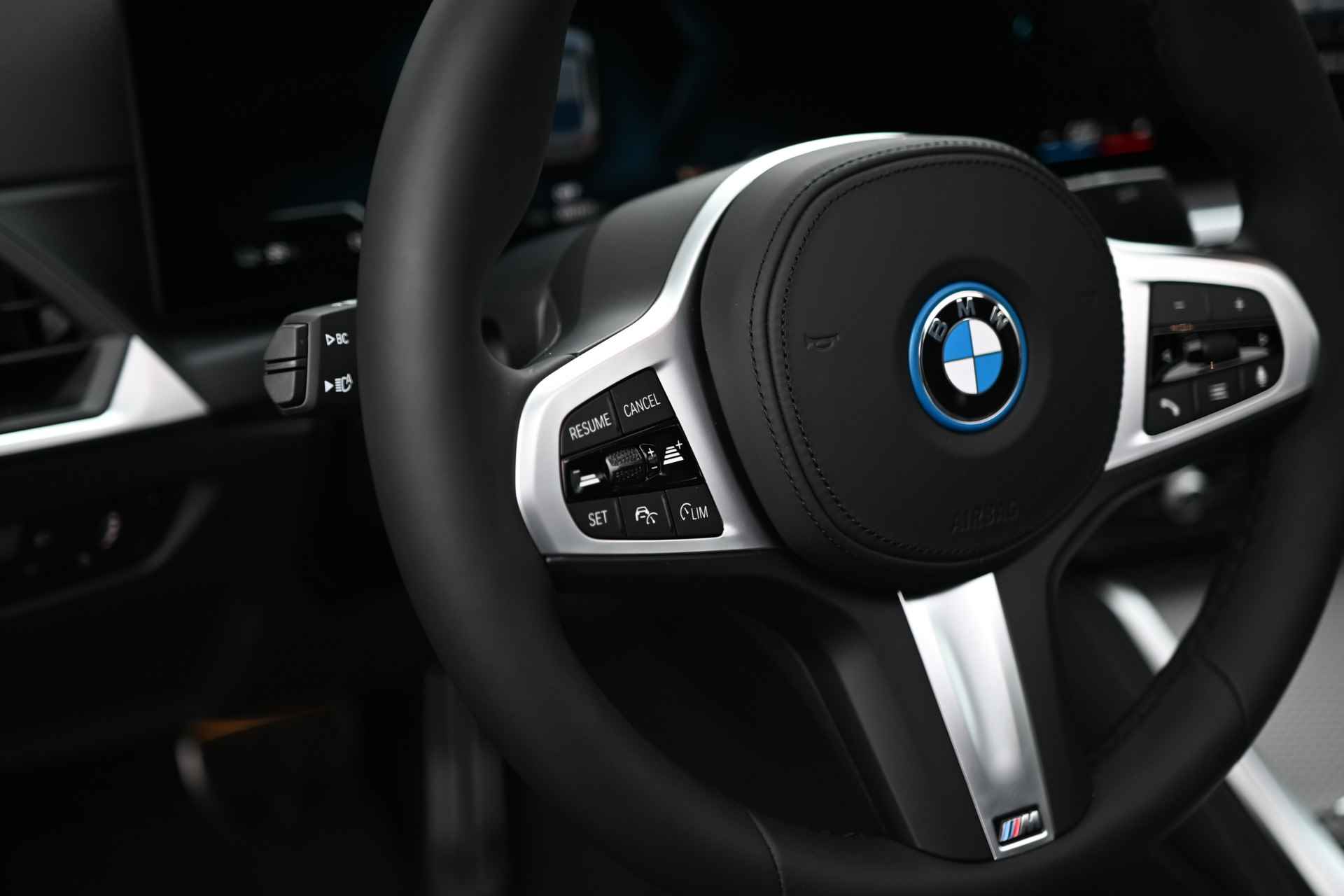 BMW i4 eDrive40 High Executive M Sport 84 kWh / Schuif-kanteldak / Active Cruise Control / Parking Assistant / Live Cockpit Professional / Extra getint glas achter / Leder - 11/29