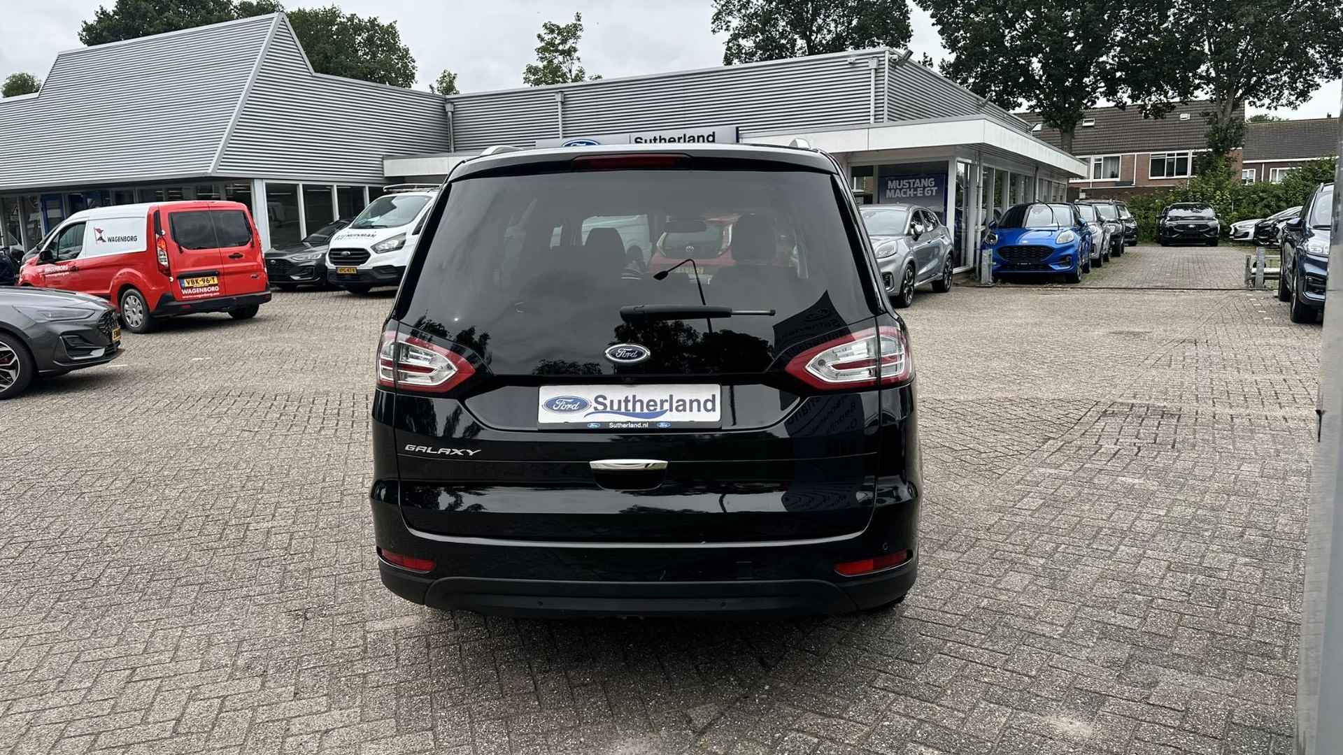 Ford Galaxy 1.5 Ecoboost Titanium 150pk | 7 persoons | Trekhaak | Navigatie | Alcantara bekleding | Memory Seats | Nieuwe Distributie riem  | Elektrische achterklep - 3/25