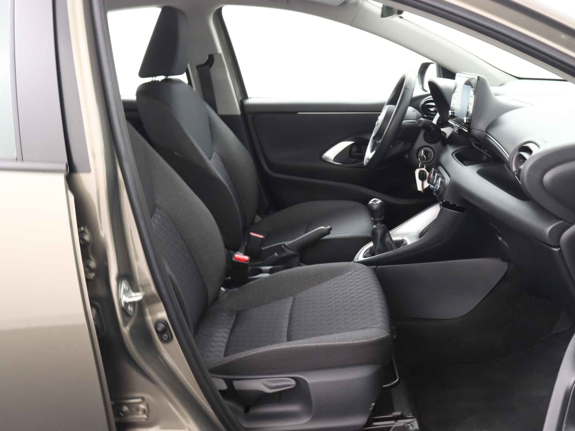 Toyota Yaris 1.5 VVT-i Active | Airco | Camera | Apple Carplay/Android Auto | - 31/40
