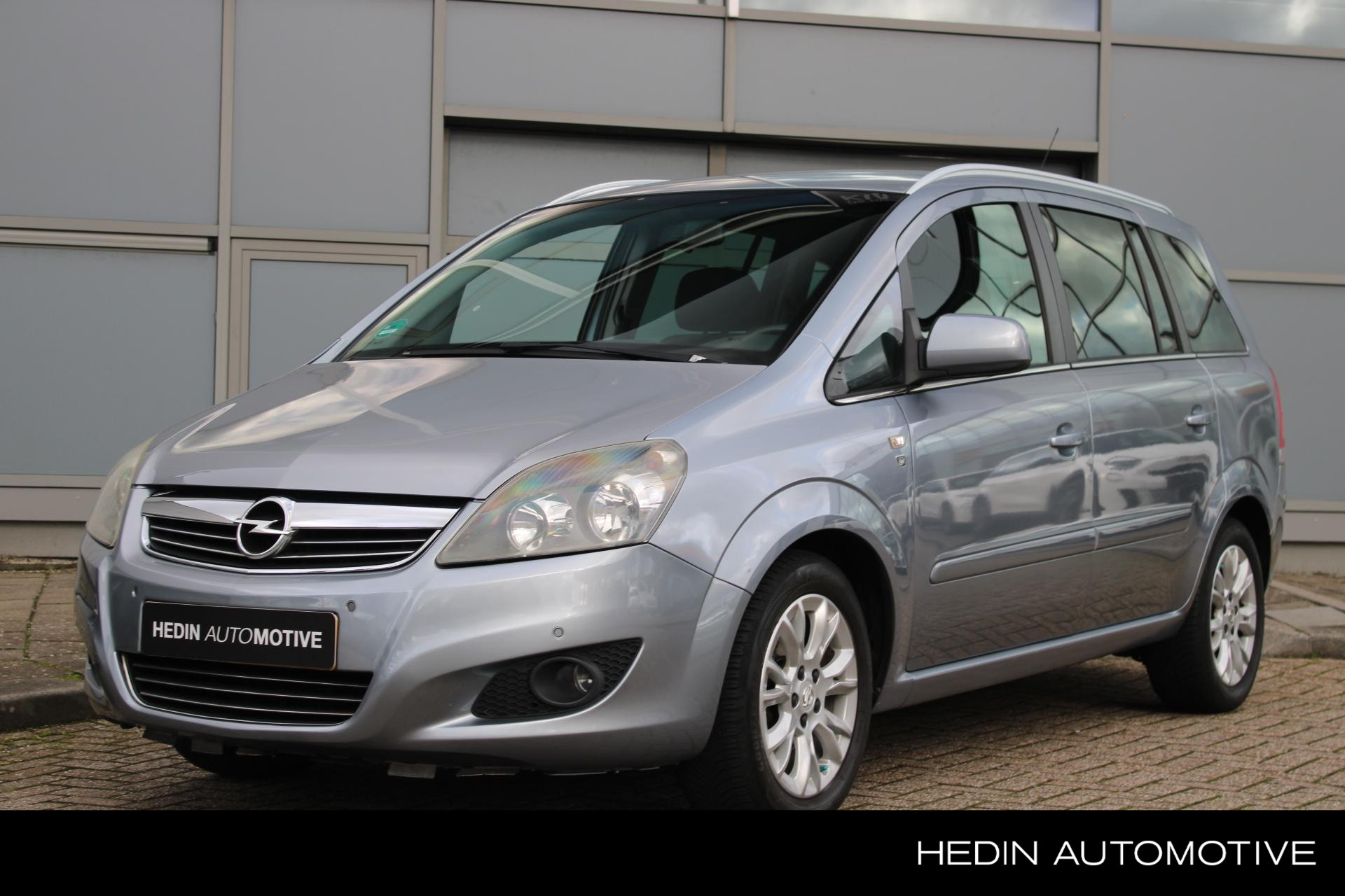 Opel Zafira 1.8 140PK 111 years Edition | Navigatie | Airconditioning | Cruise control | Parkeersensoren v+a | Lichtmetalen velgen | Trekhaak