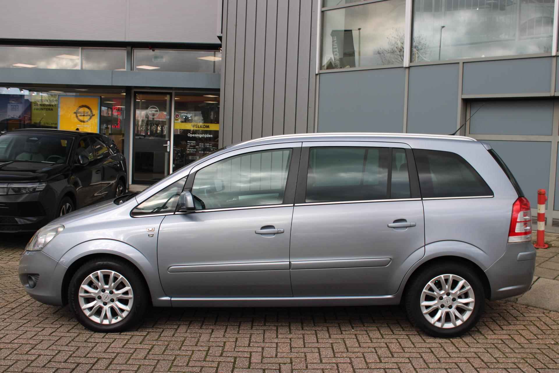 Opel Zafira 1.8 140PK 111 years Edition | Navigatie | Airconditioning | Cruise control | Parkeersensoren v+a | Lichtmetalen velgen | Trekhaak - 8/23