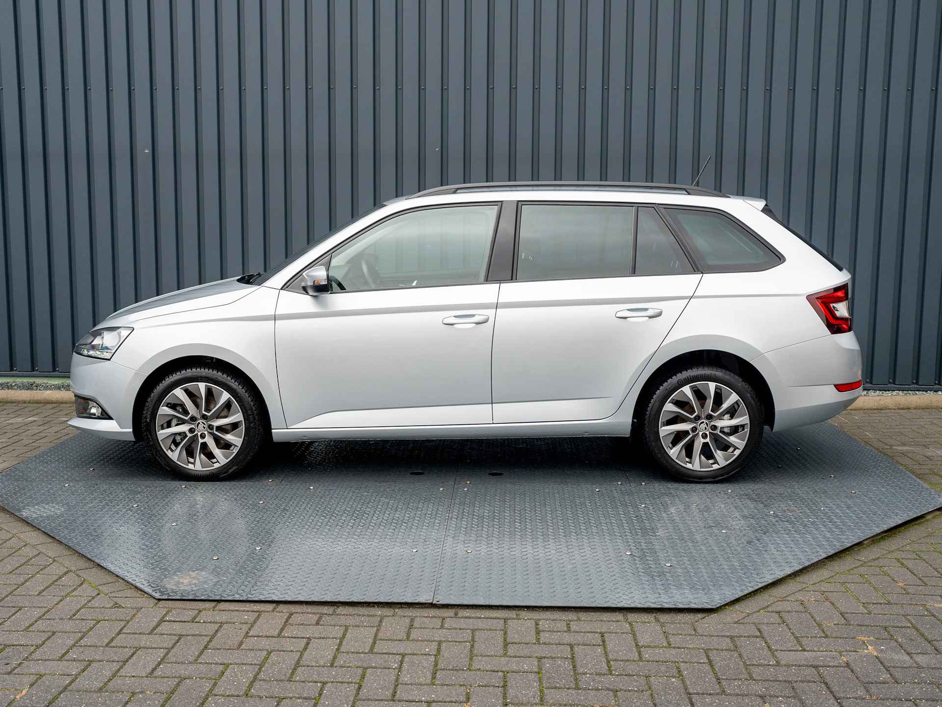 Škoda Fabia Combi 1.0 TSI DSG Business Edition | Parkeersensoren | Apple Carplay / Android Auto | Prijs Rijklaar!! - 4/41