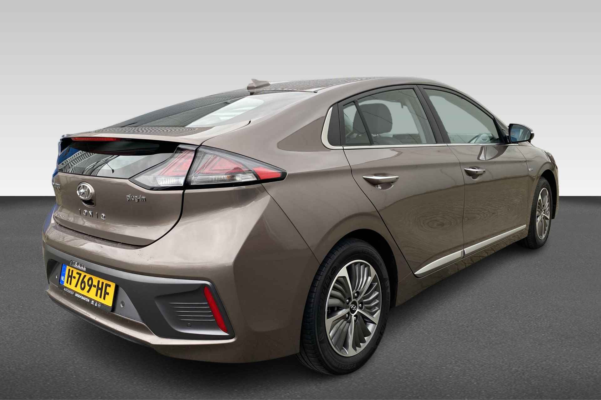 Hyundai IONIQ 1.6 GDi PHEV Premium - 4/27