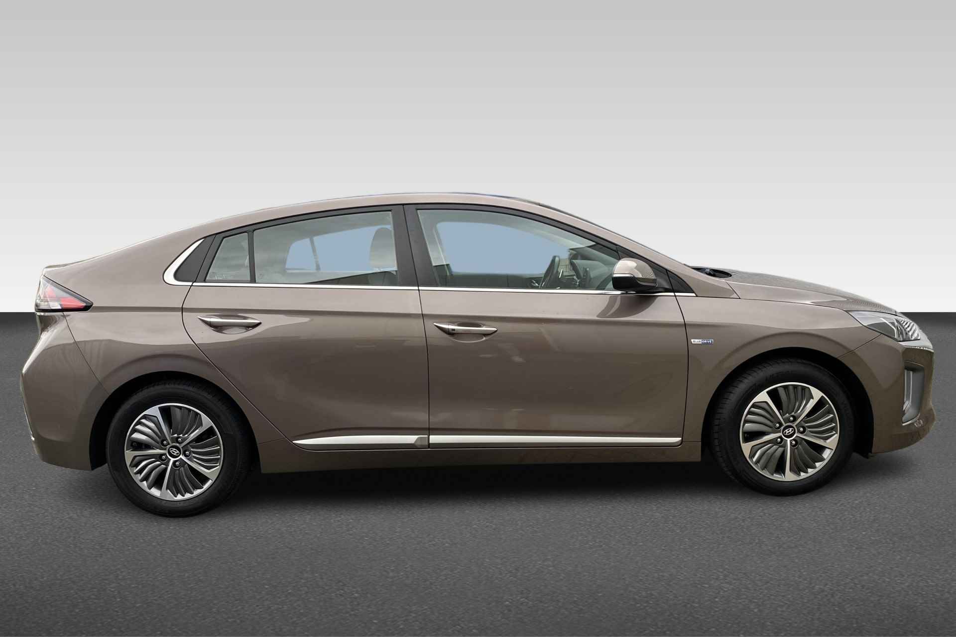 Hyundai IONIQ 1.6 GDi PHEV Premium - 6/27