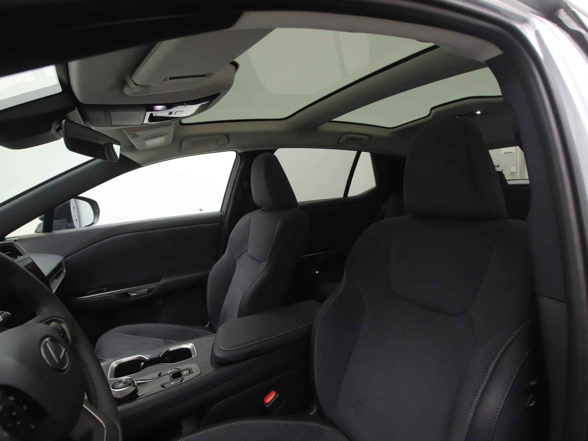 Lexus RZ 450e President Line Full Electric *DEMO* | Full Options | Variabel Transparant Panoramadak | - 21/46