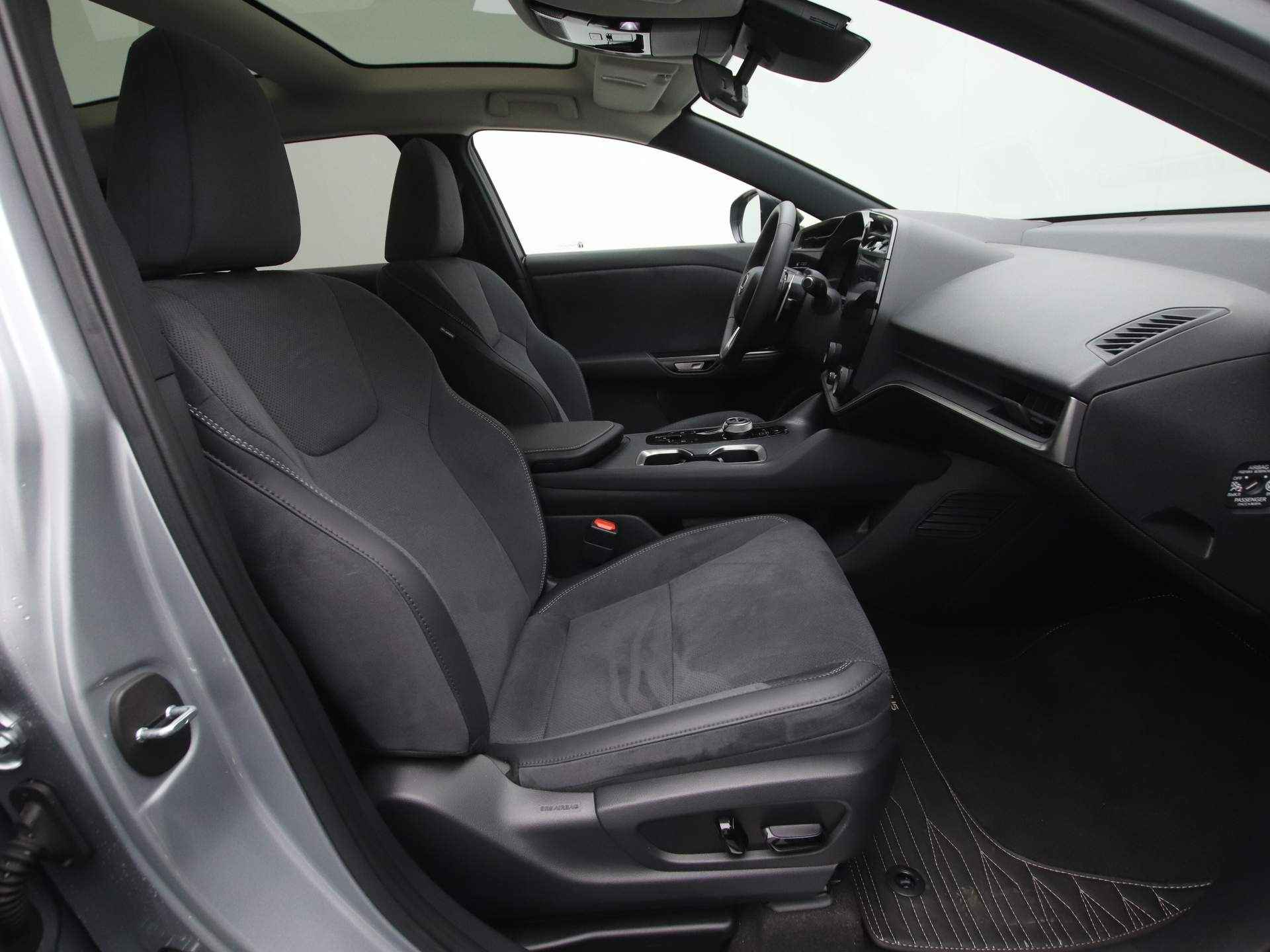 Lexus RZ 450e President Line Full Electric *DEMO* | Full Options | Variabel Transparant Panoramadak | - 29/46