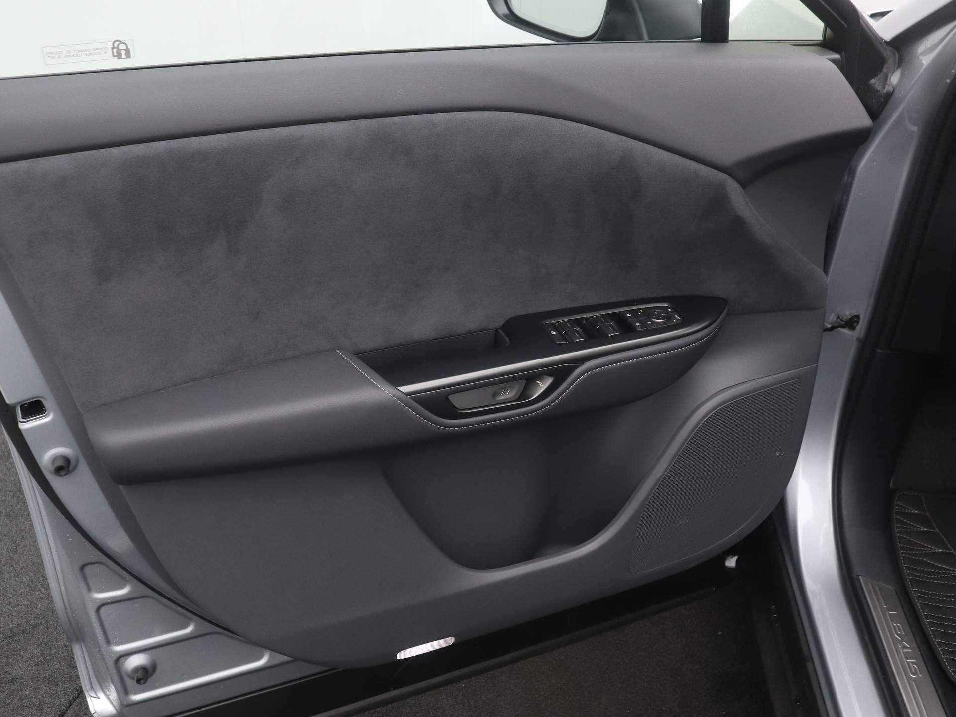 Lexus RZ 450e President Line Full Electric *DEMO* | Full Options | Variabel Transparant Panoramadak | - 31/46