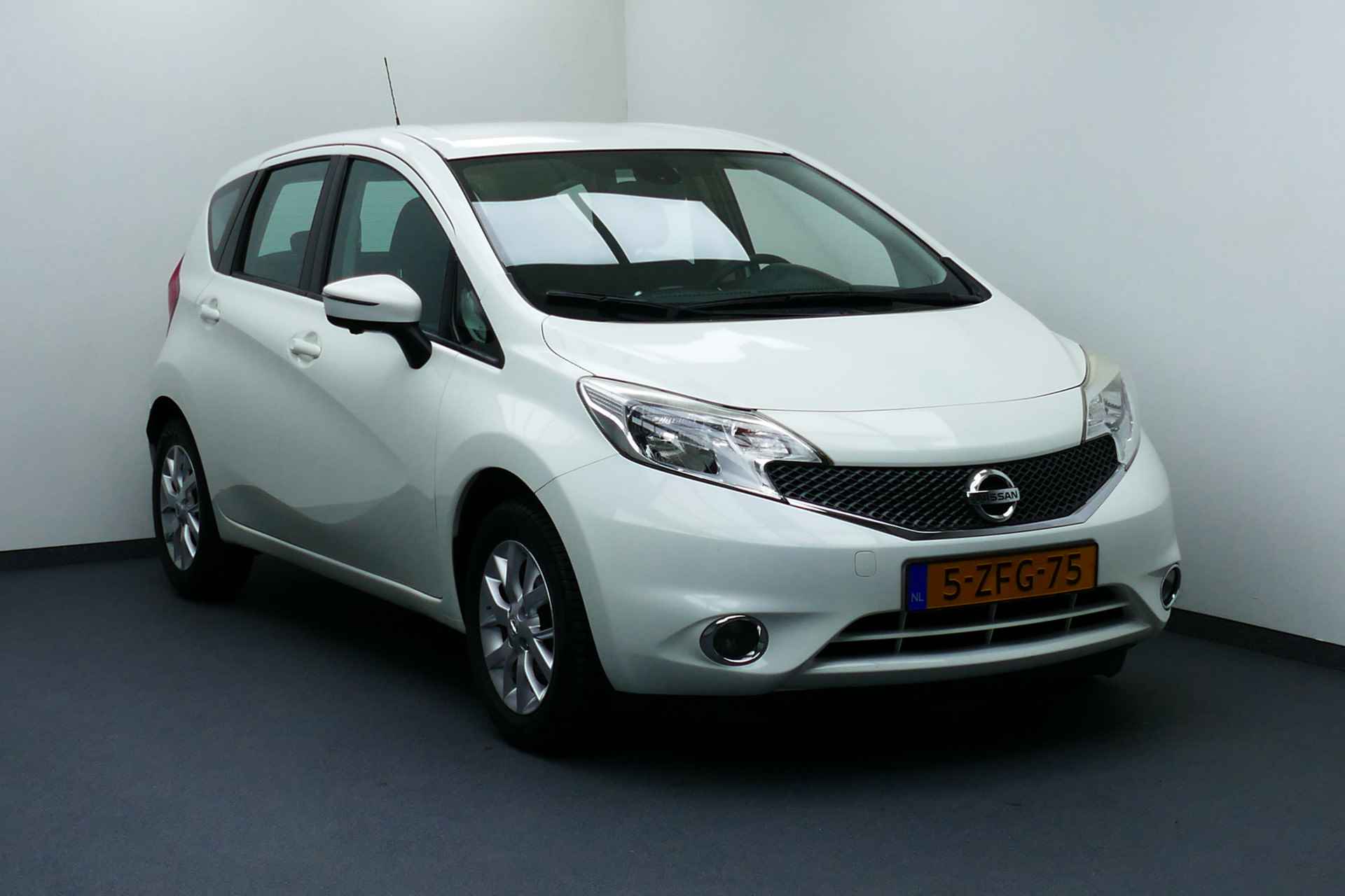 Nissan Note 1.2 Acenta. Navi, Camera, Clima, Cruise, 15"LM Velgen All Season Banden - 1/35