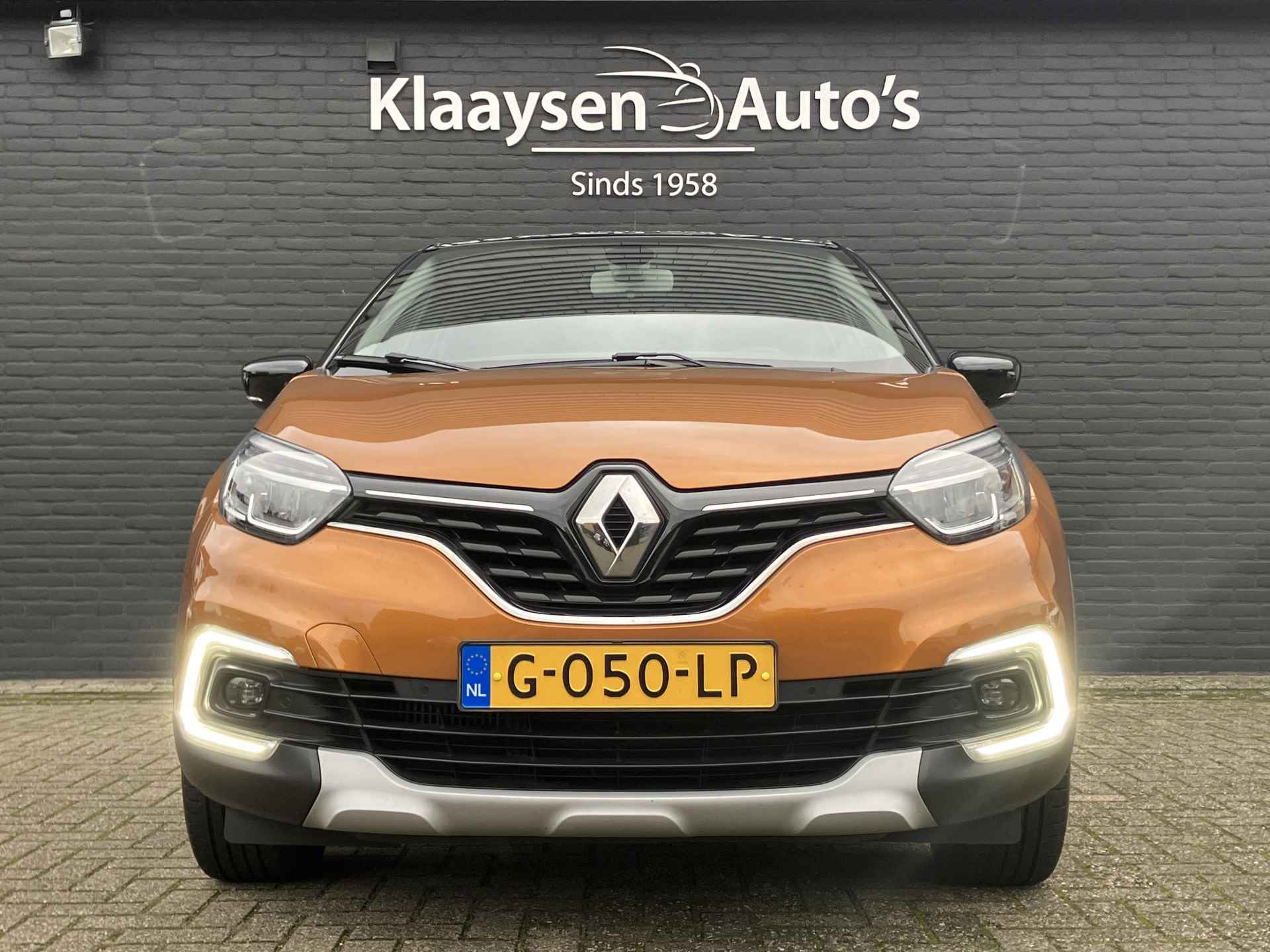 Renault Captur 1.3 TCe Intens | 1e eigenaar | dealer onderhouden | bi-tone | navigatie | cruise control | camera | trekhaak - 3/35