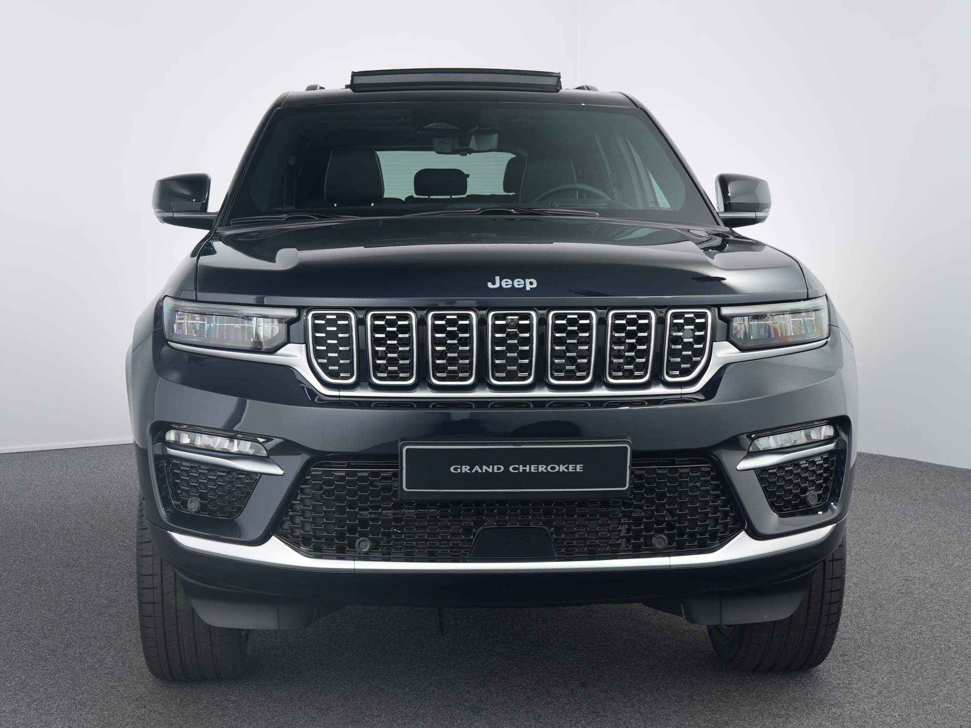 Jeep Grand Cherokee 2.0 Summit Reserve 4xe | Lederen bekleding met stoelverwarming, koeling en massagefunctie | Luchtvering | 360 camera | Head-up display | Panoramisch schuif-kanteldak | Adaptieve cruise controle met pilot assist - 6/37