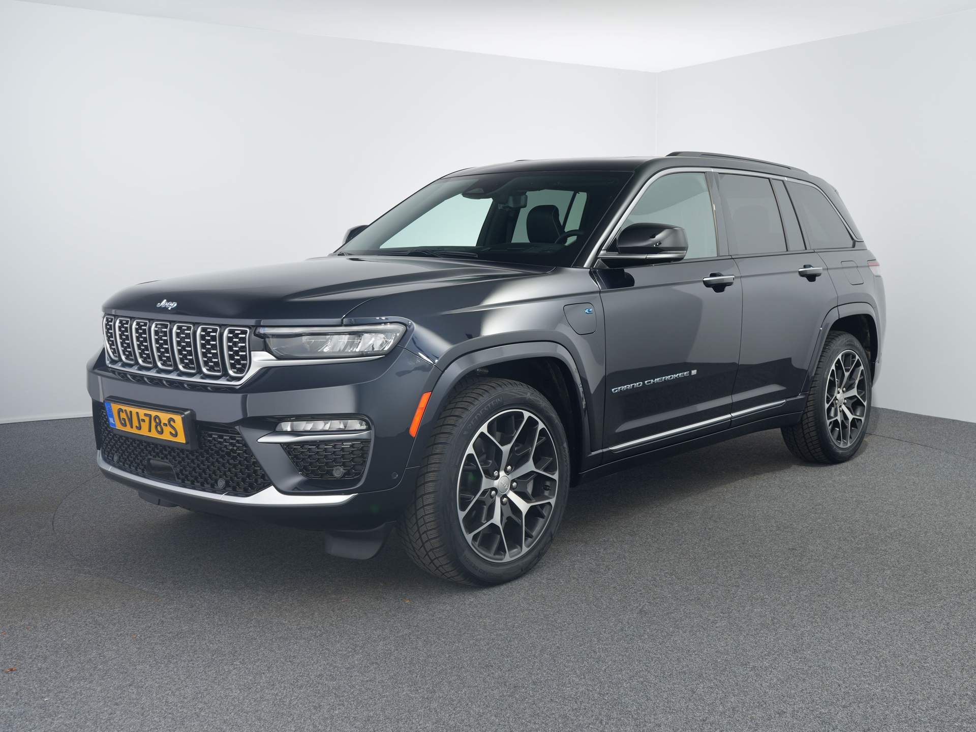 Jeep Grand Cherokee 2.0 Summit Reserve 4xe | Leder | Stoelverwarming, verkoeling en geheugen | Massage | Luchtvering | Panorama schuif-/ kanteldak |