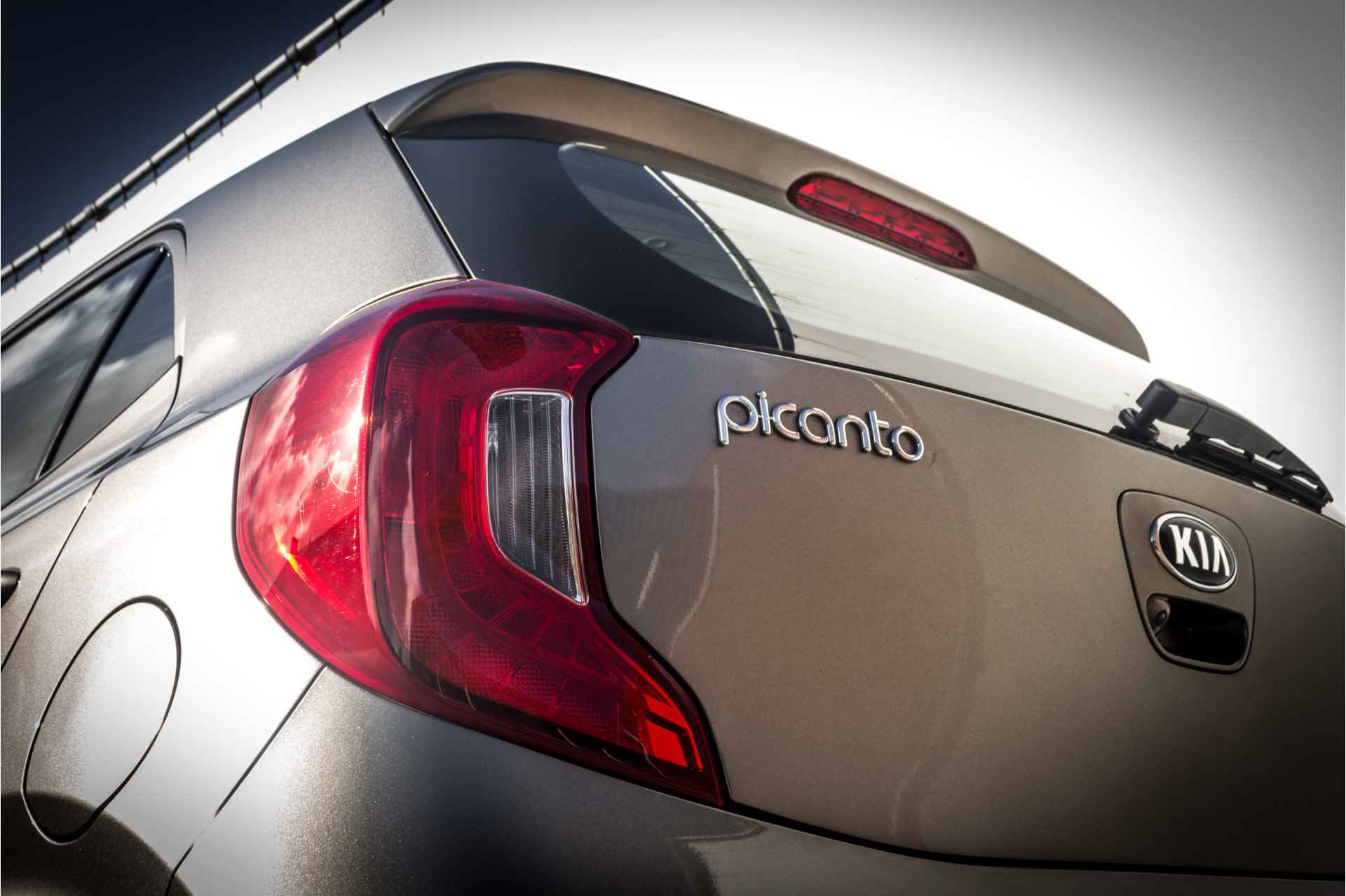 Kia Picanto 1.0 CVVT ComfortPlusLine Navigator RIJKLAAR | Airco  | Navigatie | Camera | 14'' LMV | - 17/31