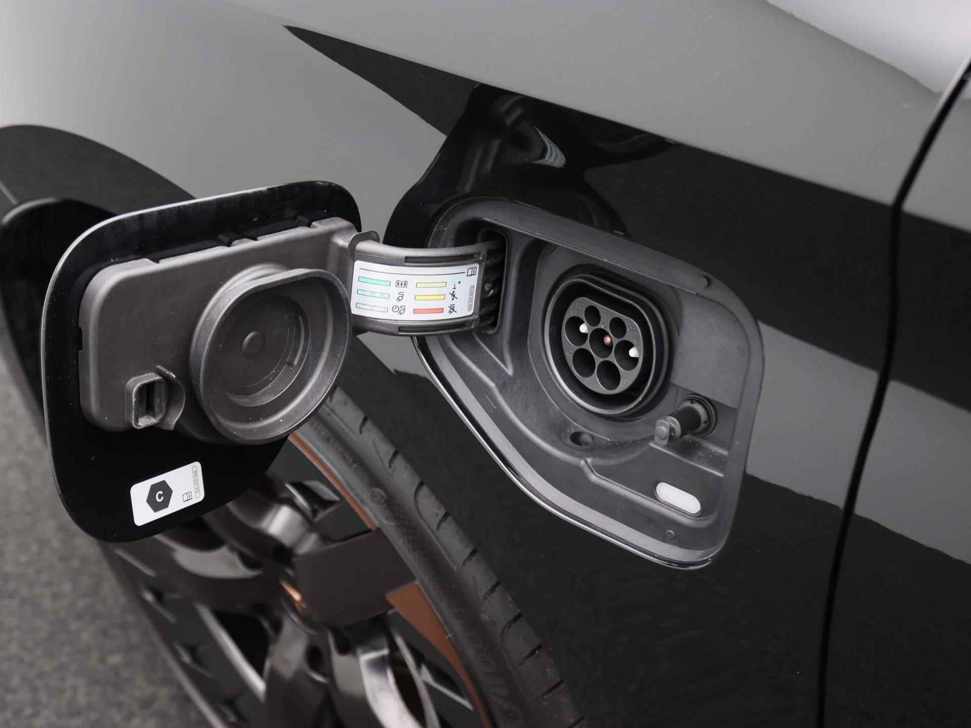 CUPRA Leon 1.4 e-Hybrid VZ Performance 245PK DSG Panoramadak, achteruitrijcamera, stuur/stoelverwarming, side assist, keyless, alarm, 19'' lichtmetaal - 49/51