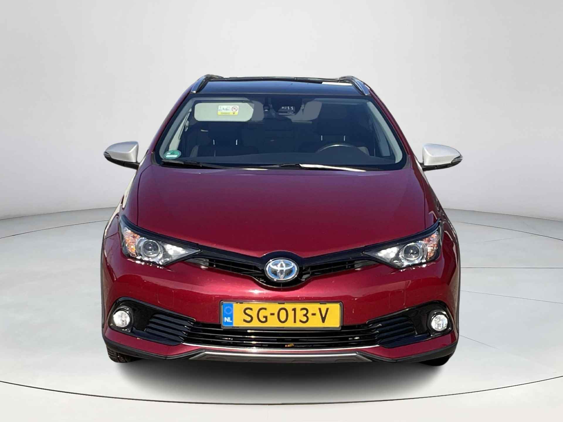 Toyota Auris Touring Sports 1.8 Hybrid Freestyle **PANORAMADAK/ NAVIGATIE/ PARKEERCAMERA** - 6/38