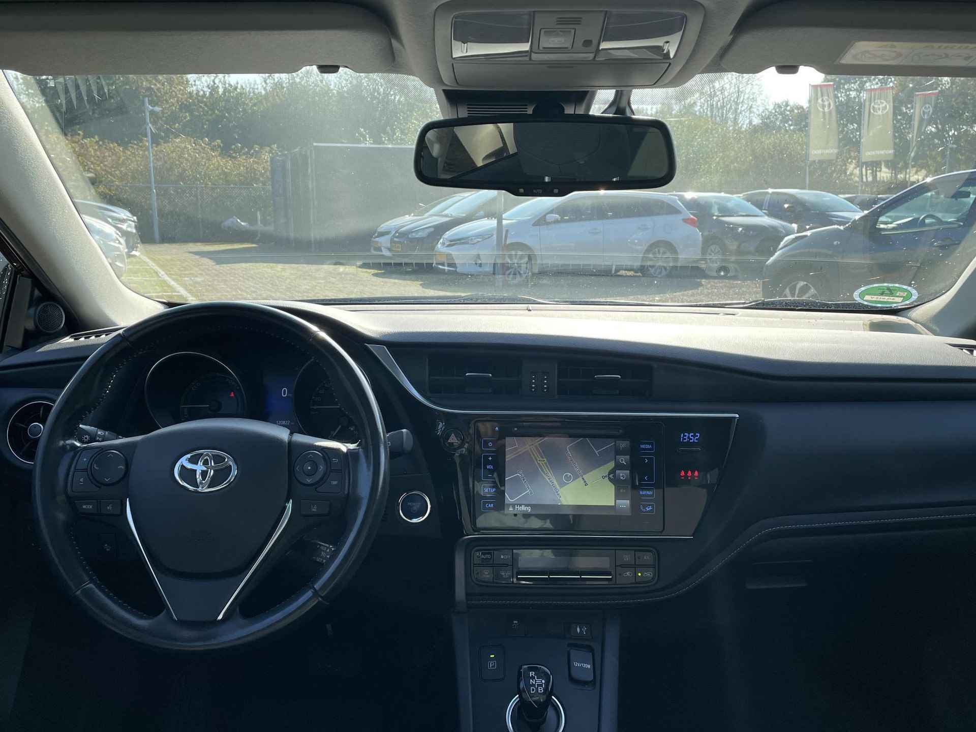 Toyota Auris Touring Sports 1.8 Hybrid Freestyle **PANORAMADAK/ NAVIGATIE/ PARKEERCAMERA** - 7/38