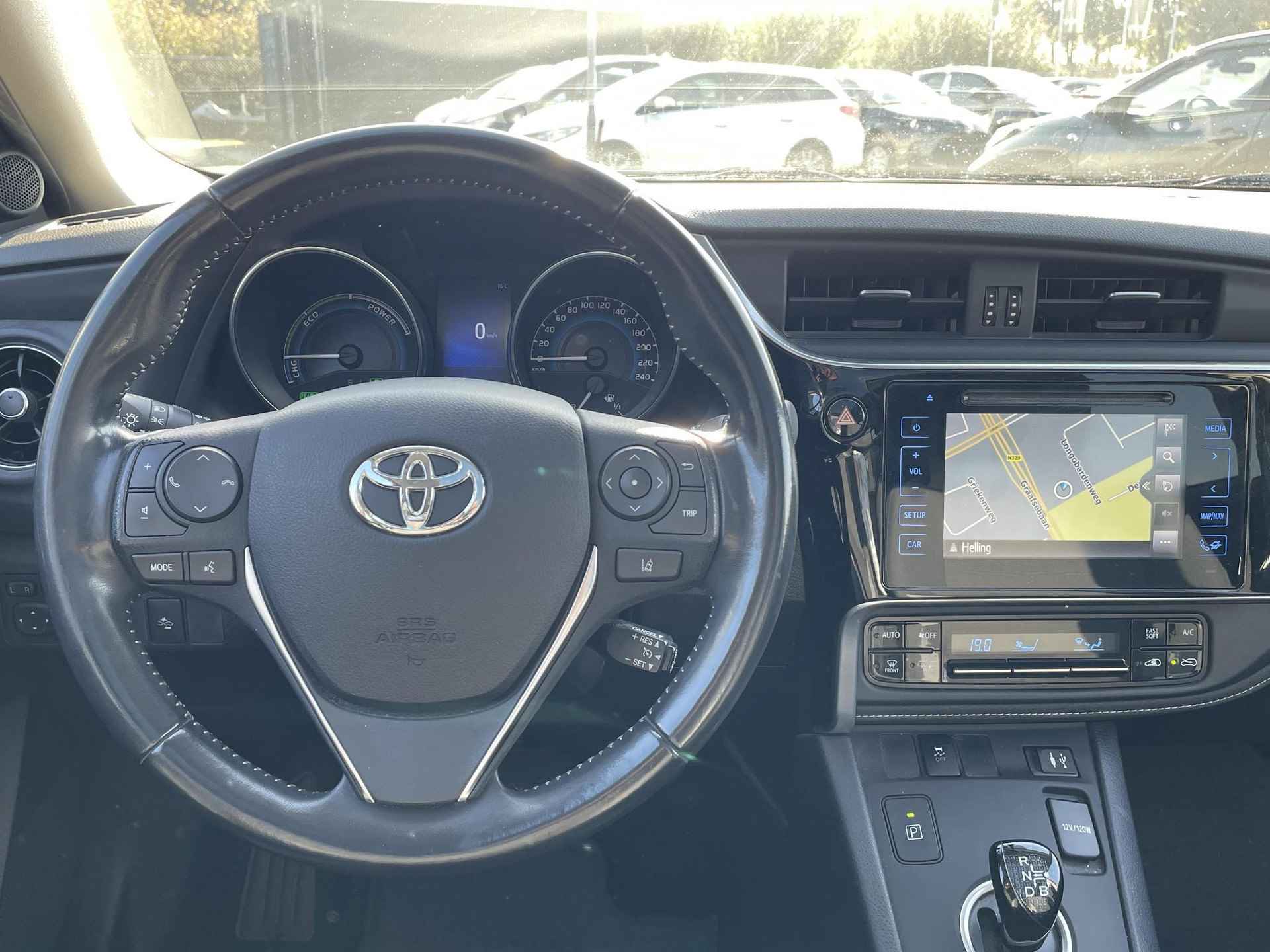 Toyota Auris Touring Sports 1.8 Hybrid Freestyle **PANORAMADAK/ NAVIGATIE/ PARKEERCAMERA** - 16/38