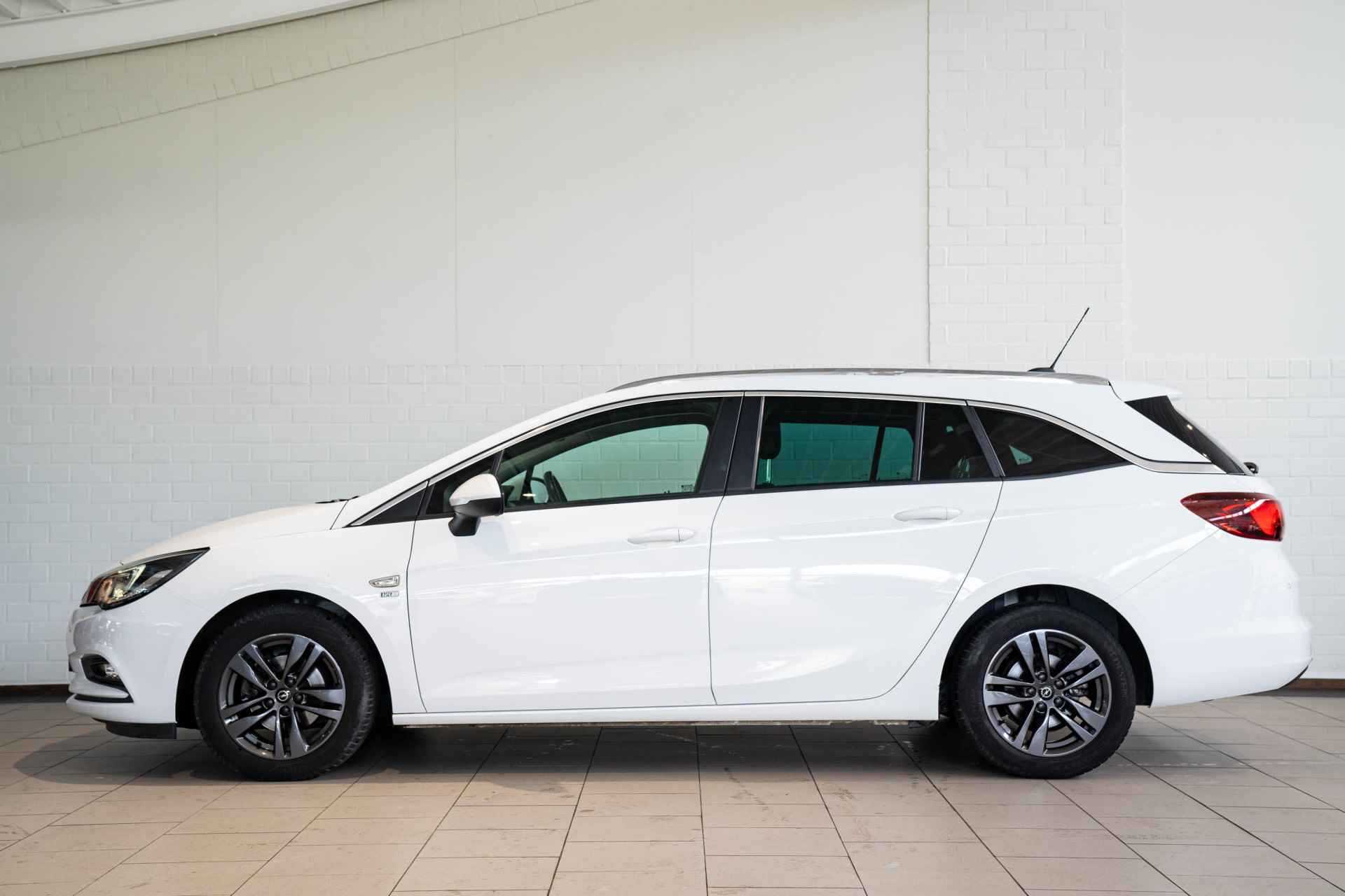 Opel Astra Sports Tourer 1.0 Turbo 120 Jaar Edition | Trekhaak | Climate Controle | Parkeersensoren | Navigatie | Apple Carplay & Android A - 5/32