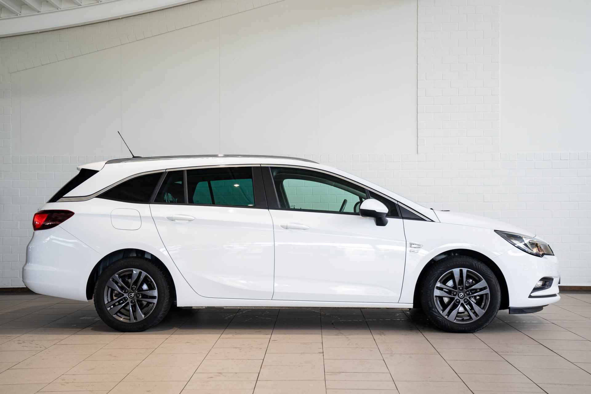 Opel Astra Sports Tourer 1.0 Turbo 120 Jaar Edition | Trekhaak | Climate Controle | Parkeersensoren | Navigatie | Apple Carplay & Android A - 6/32