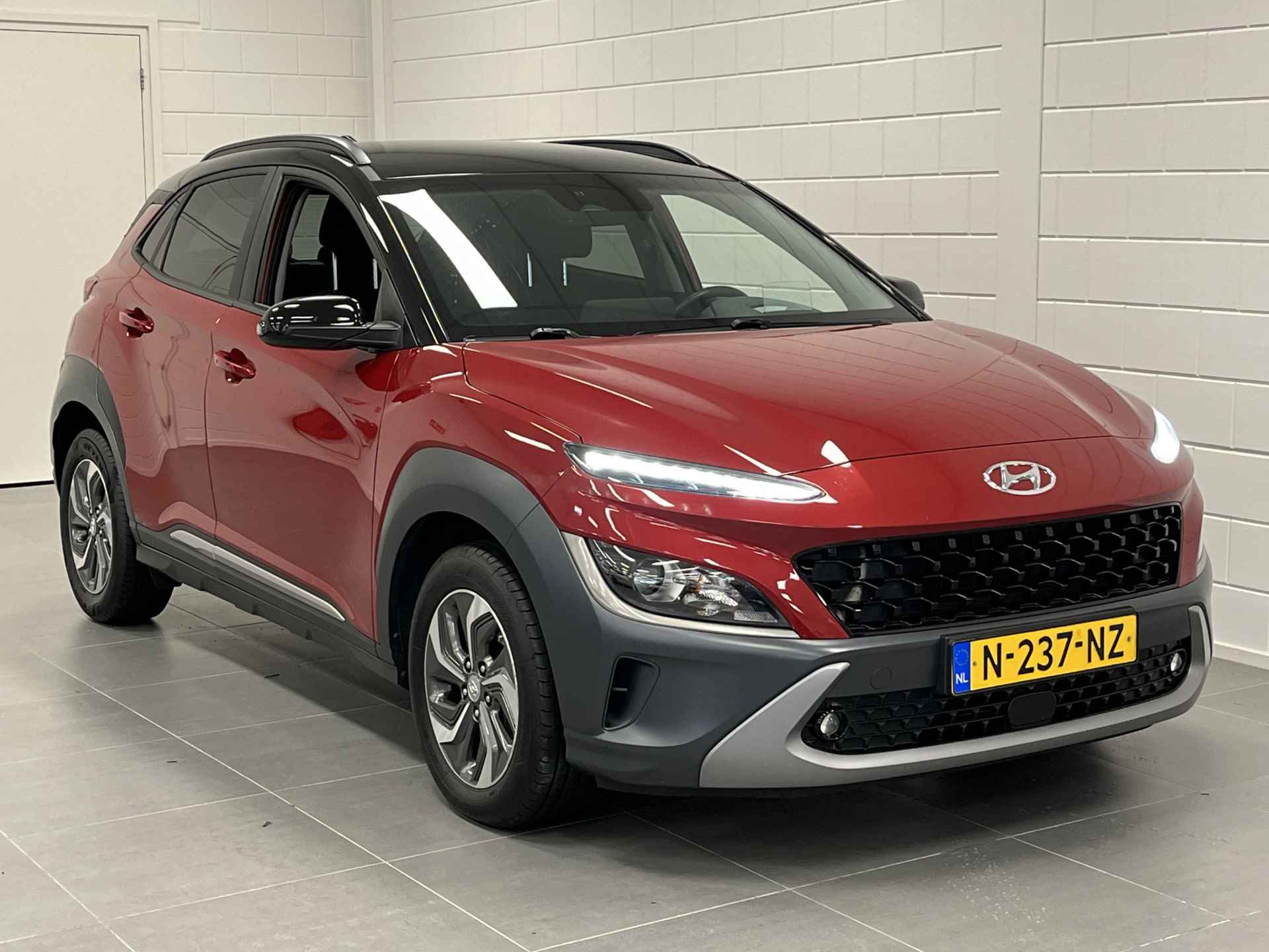 Hyundai KONA 1.6 GDI HEV Fashion NAVIGATIE | TWO TONE LAK | KRELL PREMIUM AUDIO | KEURIGE AUTO! - 10/43