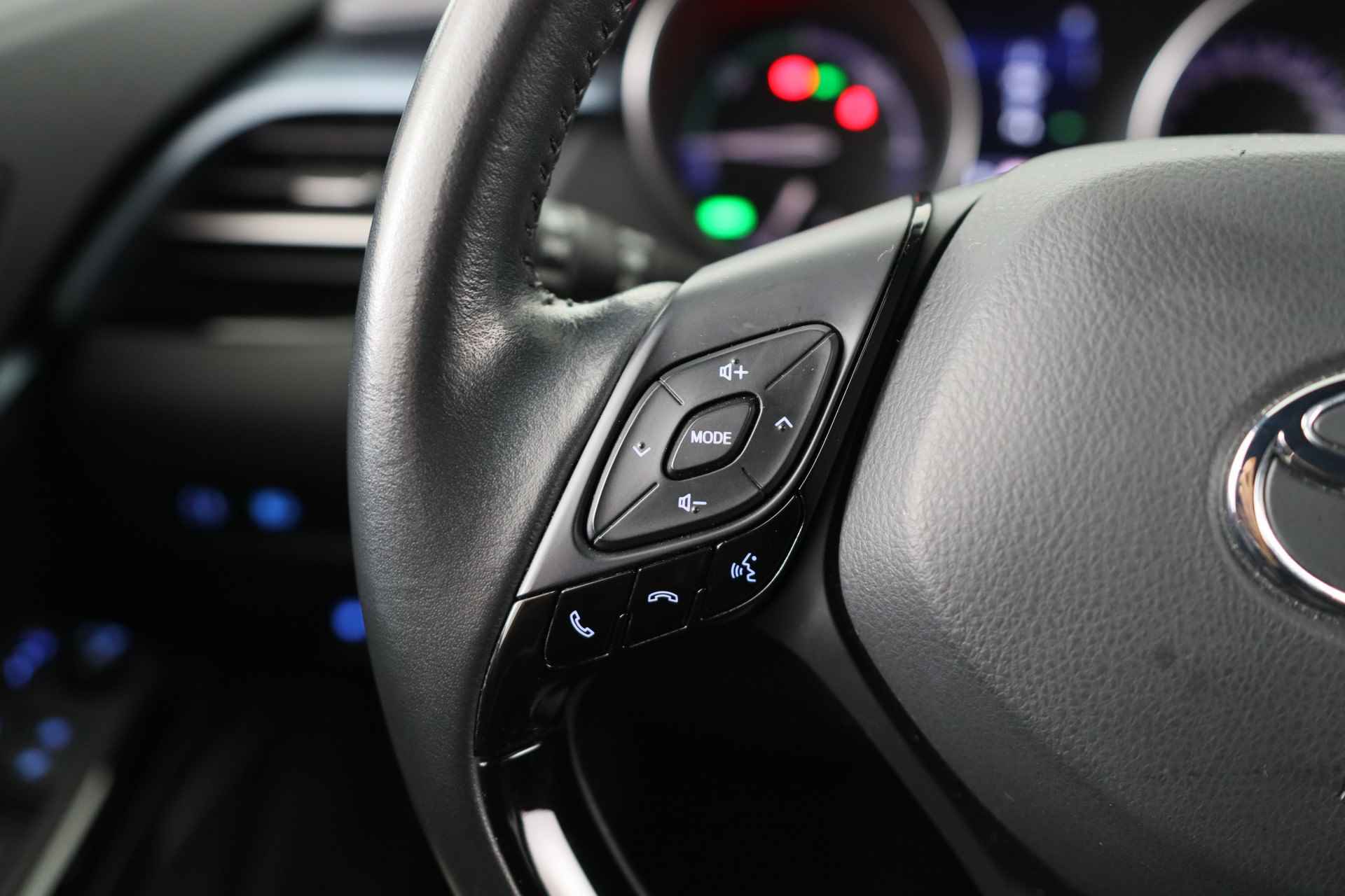 Toyota C-HR 2.0 Hybrid Style | Dealer Onderhouden! | JBL | LED | Navi | Camera | Stoelverwarming | Keyless | Parkeersensoren V+A | Lichtmeta - 17/32