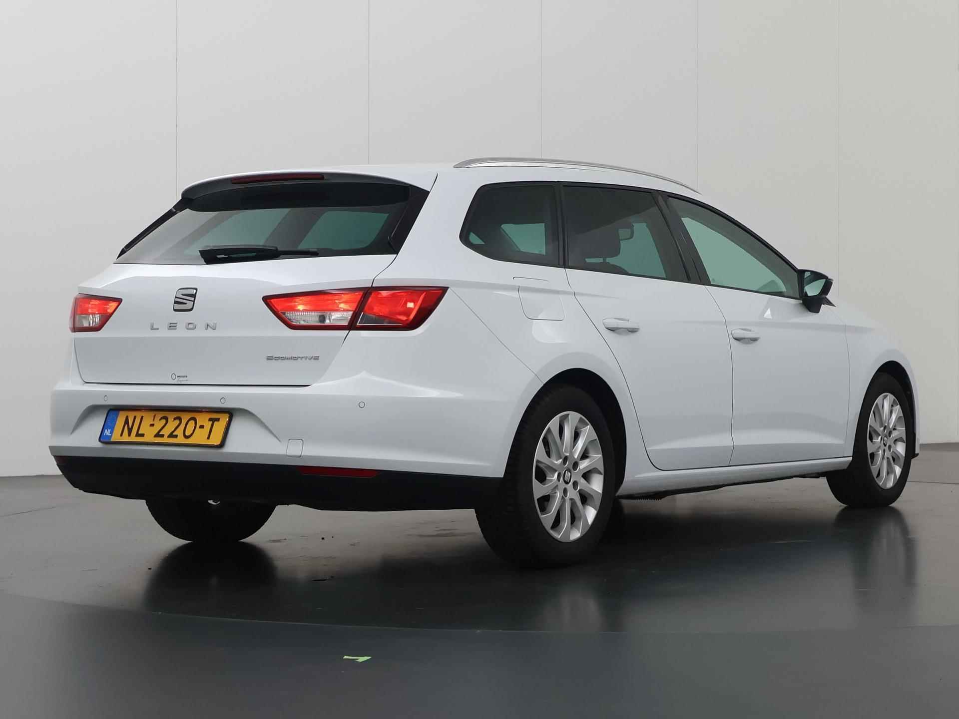 SEAT Leon ST 1.0 EcoTSI Style Connect | Navigatie | Parkeersensoren | Climate Control | Cruise Control | Bluetooth Audio | Lichtmetalen Velgen | - 3/37