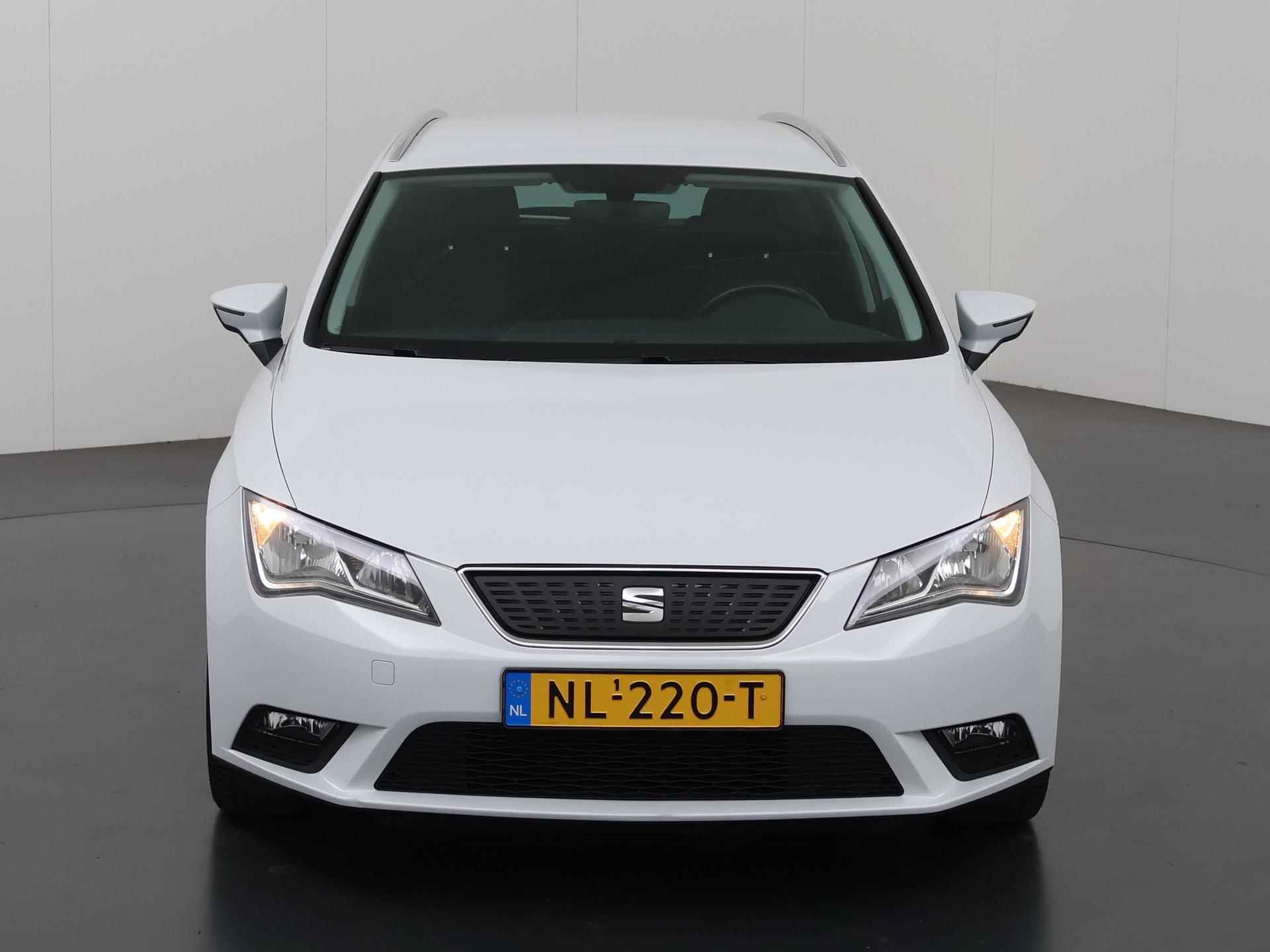 SEAT Leon ST 1.0 EcoTSI Style Connect | Navigatie | Parkeersensoren | Climate Control | Cruise Control | Bluetooth Audio | Lichtmetalen Velgen | - 4/37